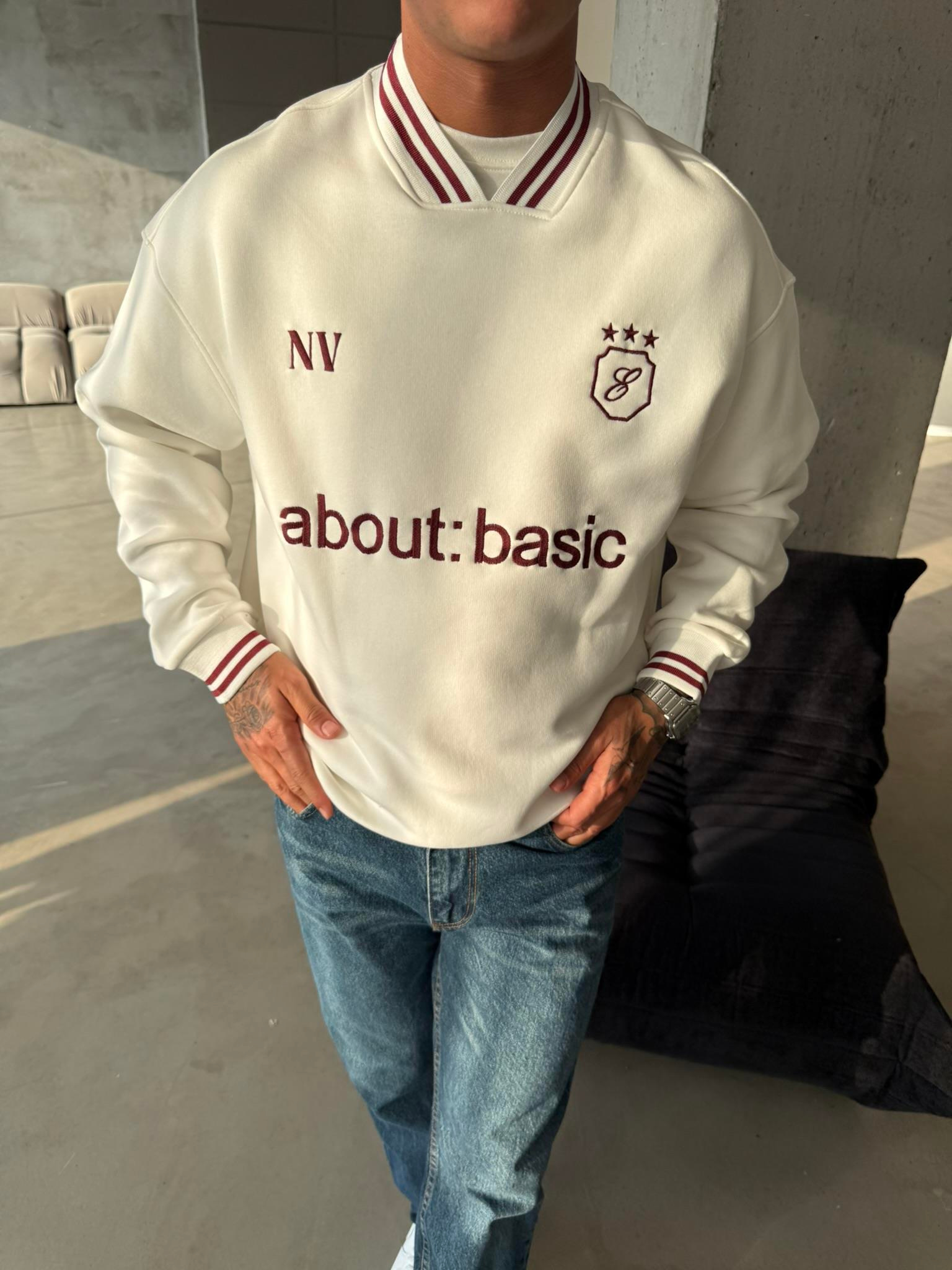 About Basic Sweatshirt - Bordo