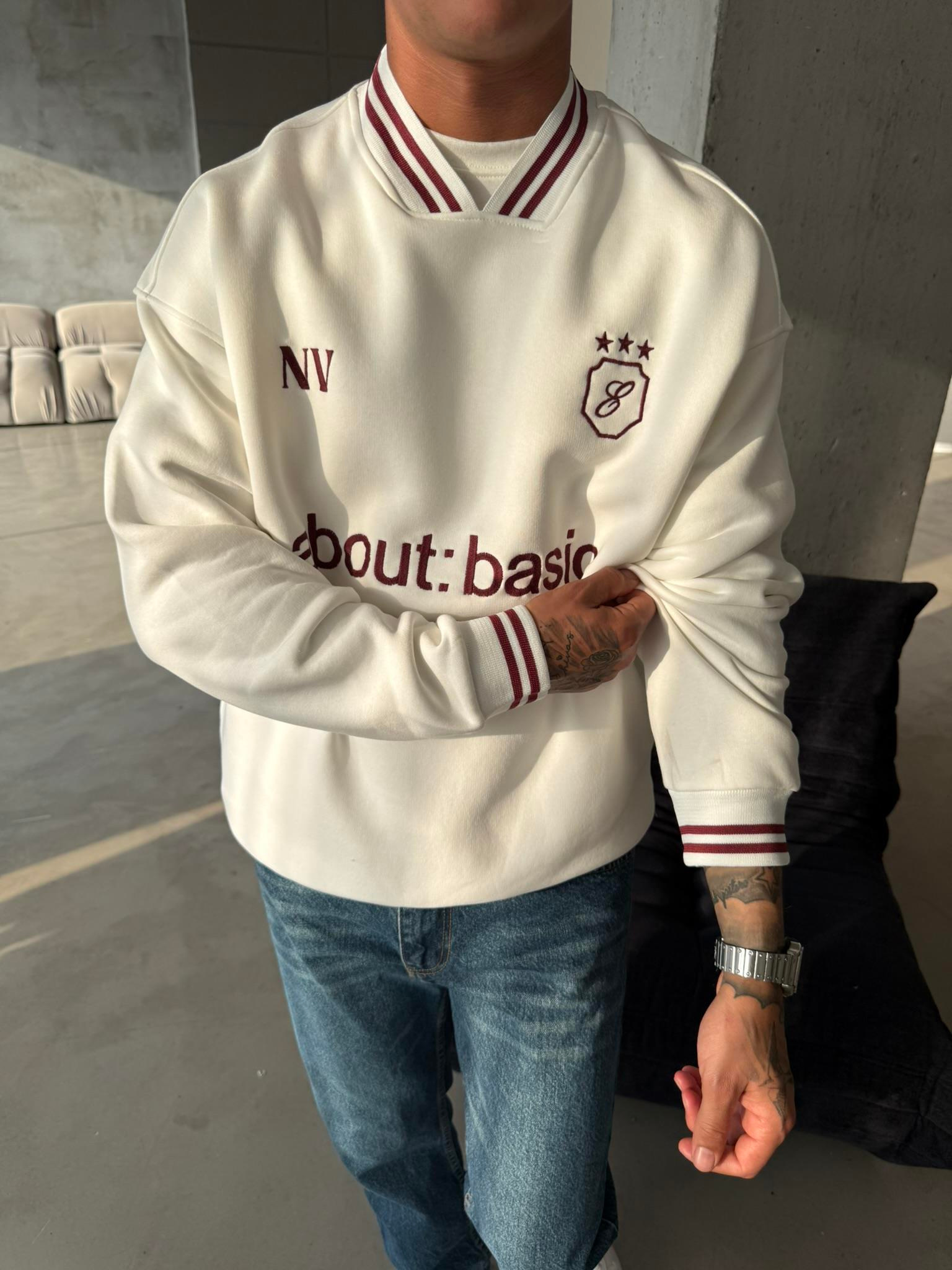 About Basic Sweatshirt - Bordo