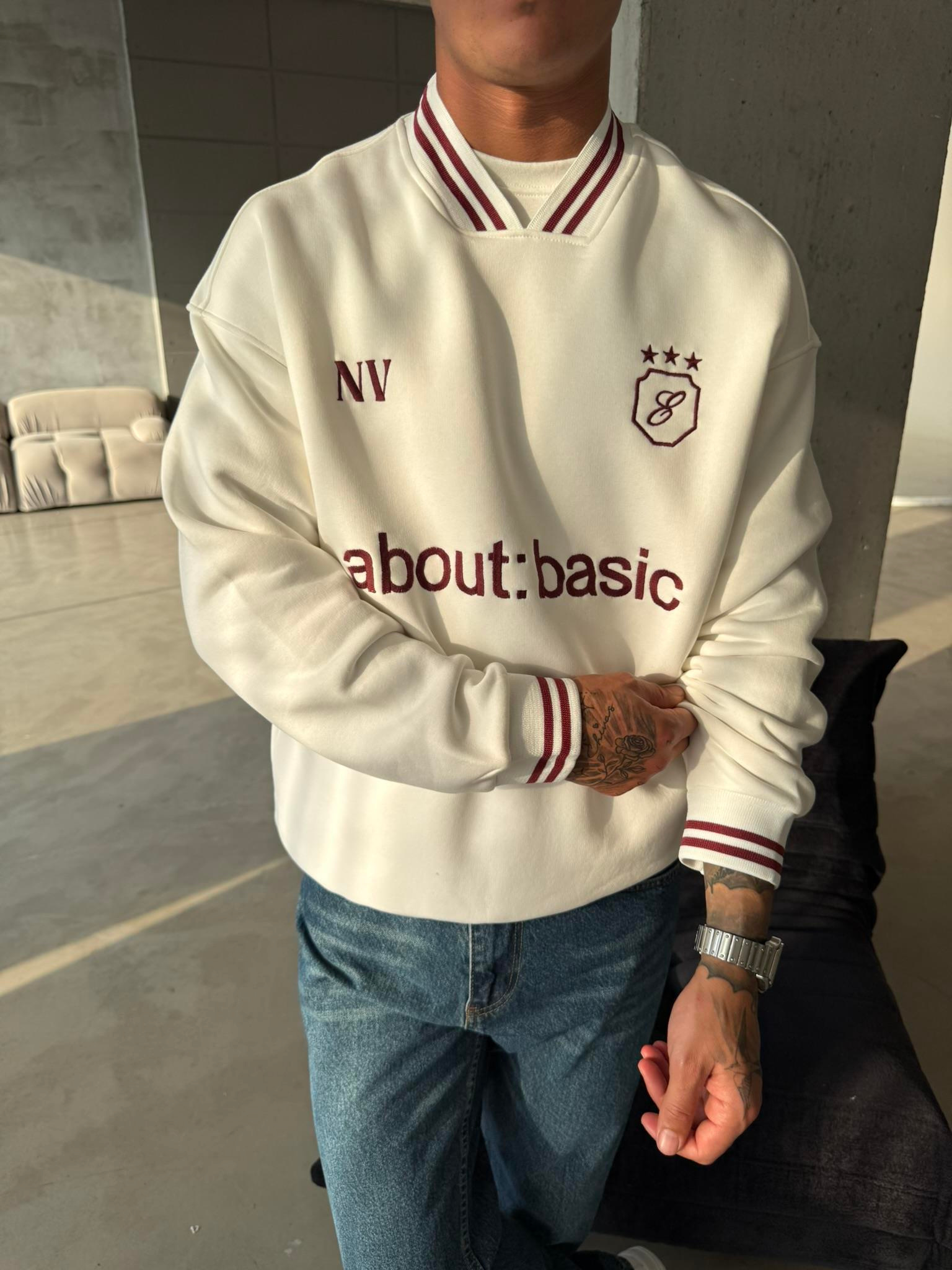 About Basic Sweatshirt - Bordo