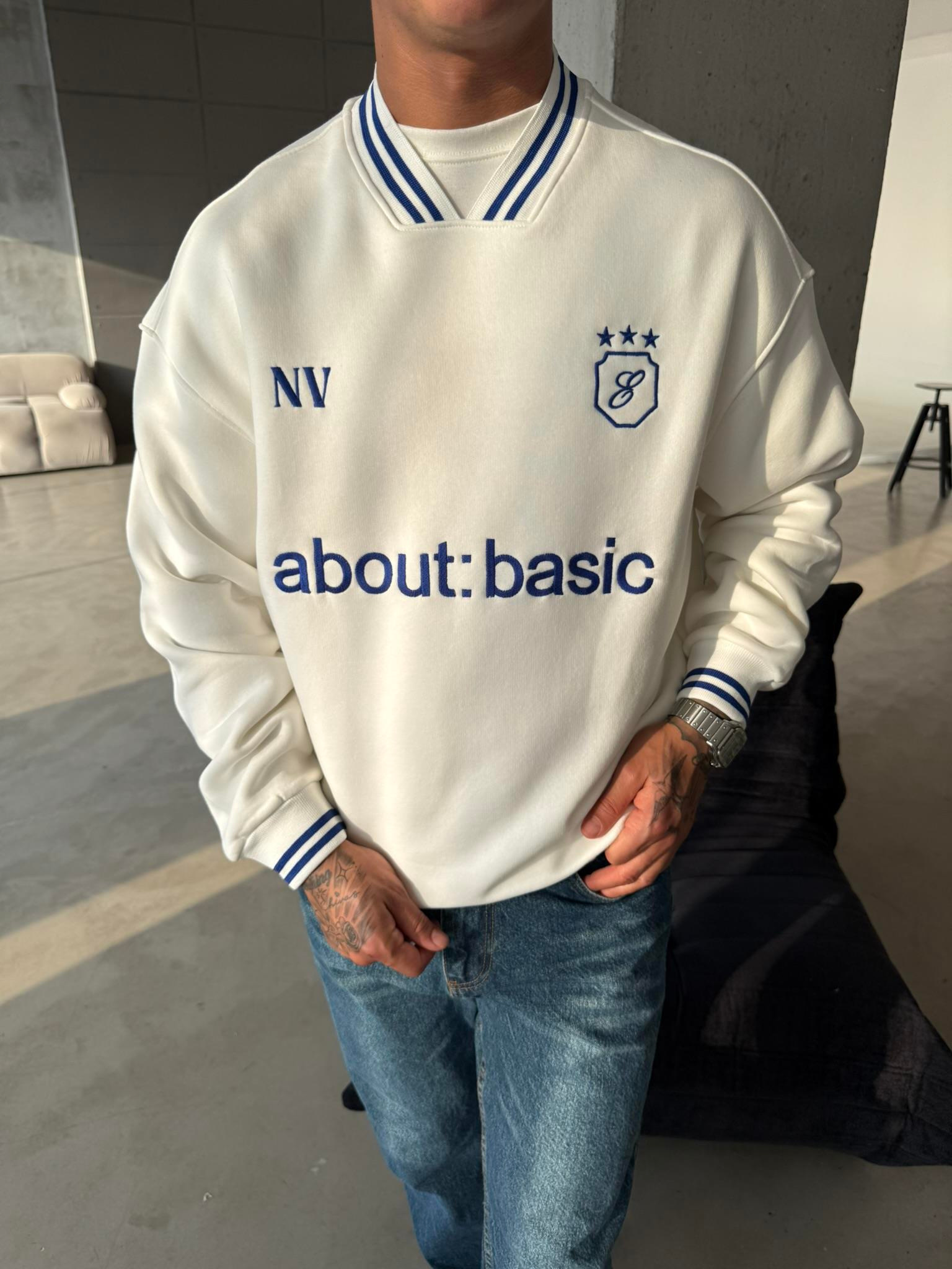About Basic Sweatshirt - Mavi