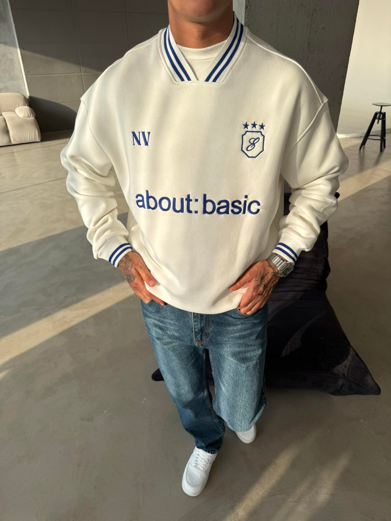 About Basic Sweatshirt - Mavi