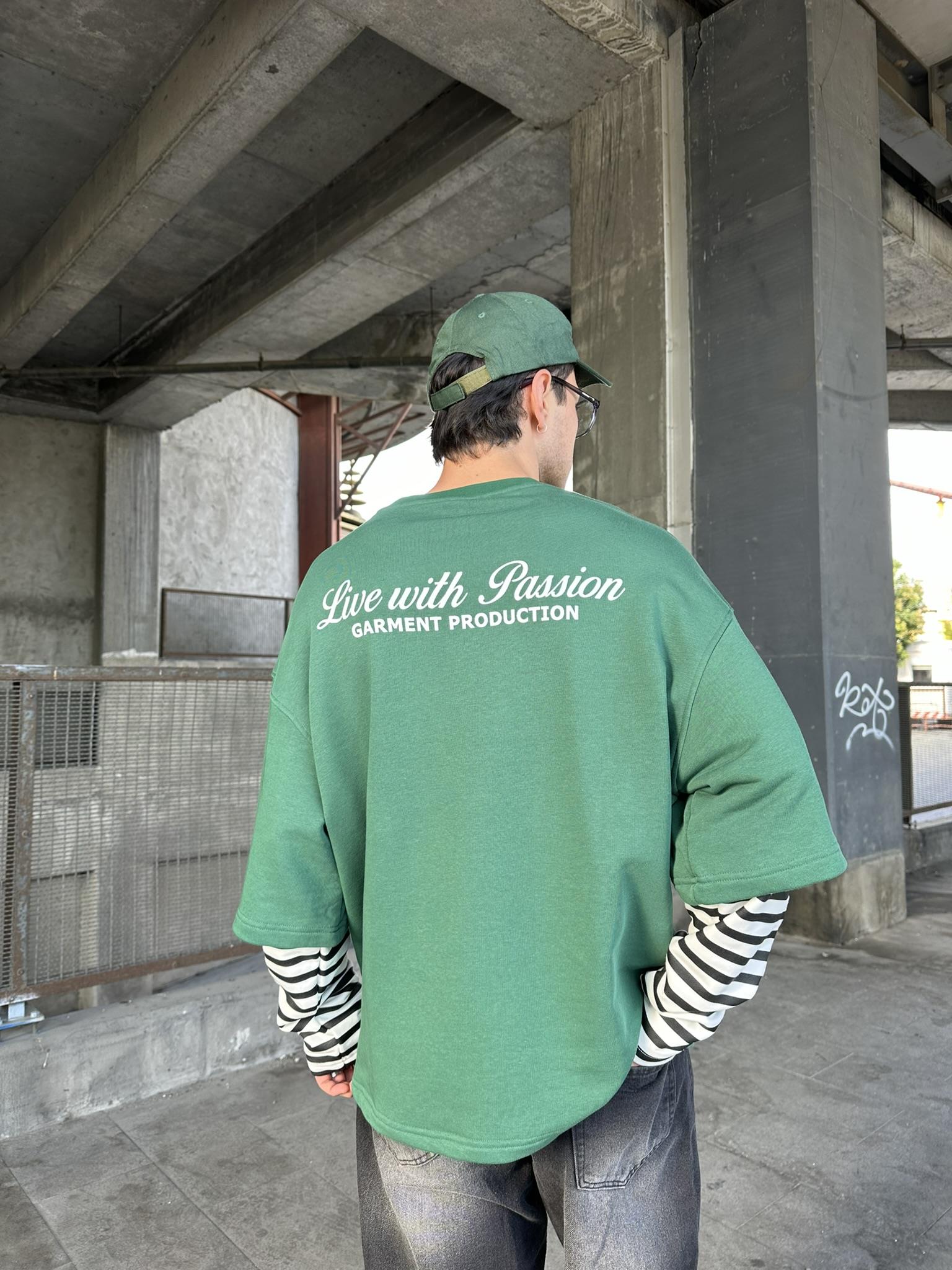 Bisiklet Yaka 'Live With Passion' Baskılı Sweatshirt Yeşil