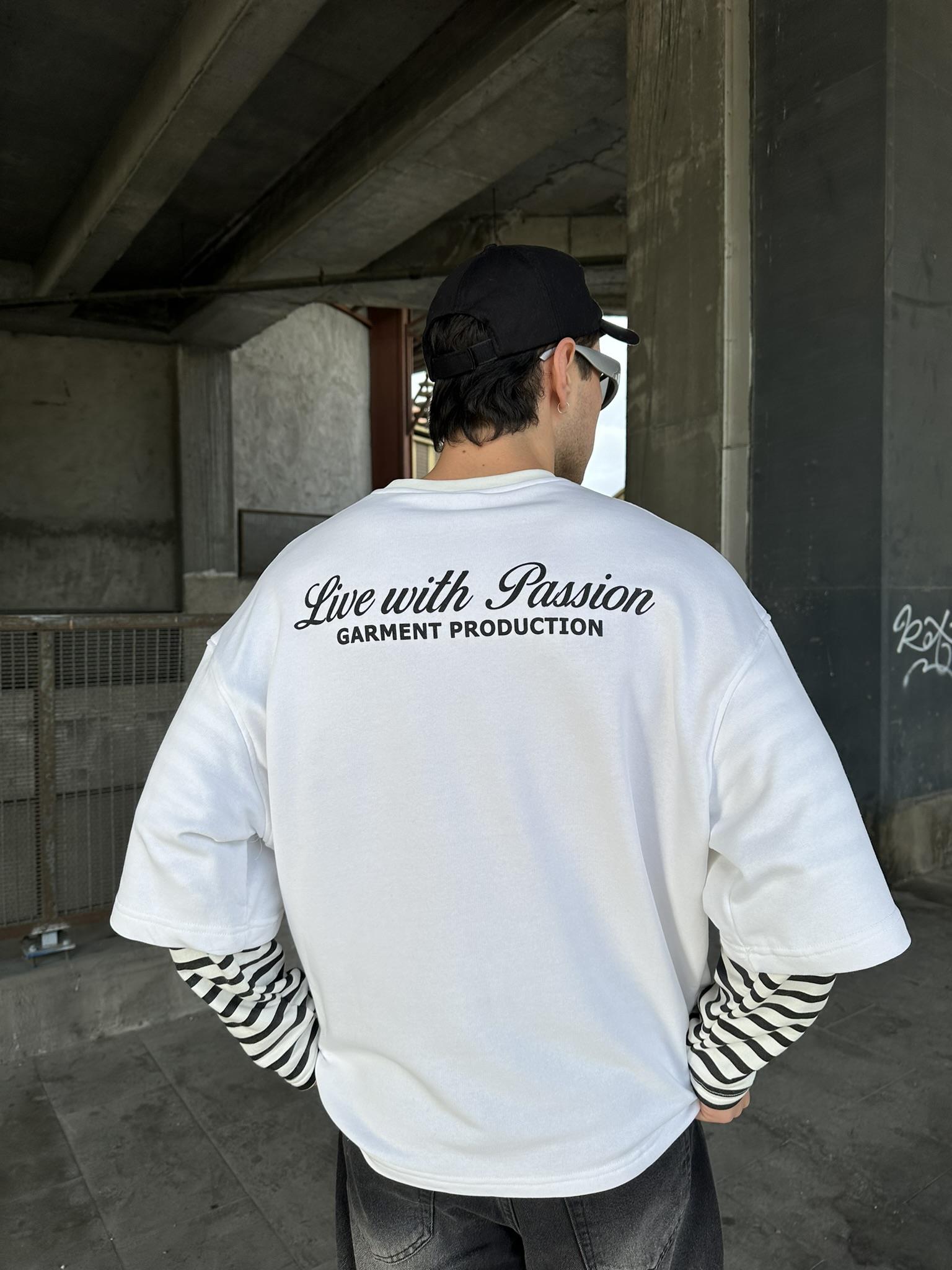 Bisiklet Yaka 'Live With Passion' Baskılı Sweatshirt Beyaz