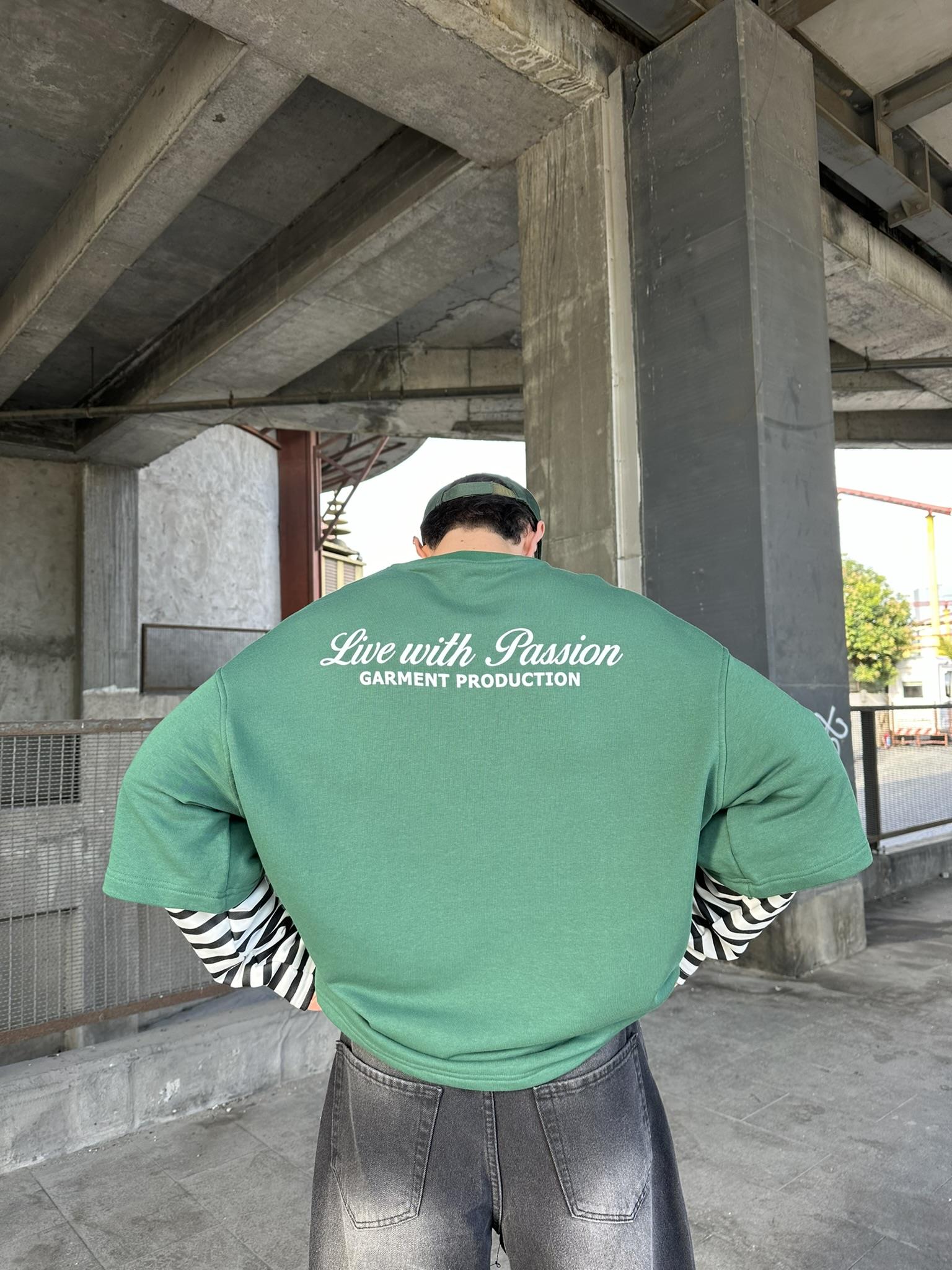 Bisiklet Yaka 'Live With Passion' Baskılı Sweatshirt Yeşil