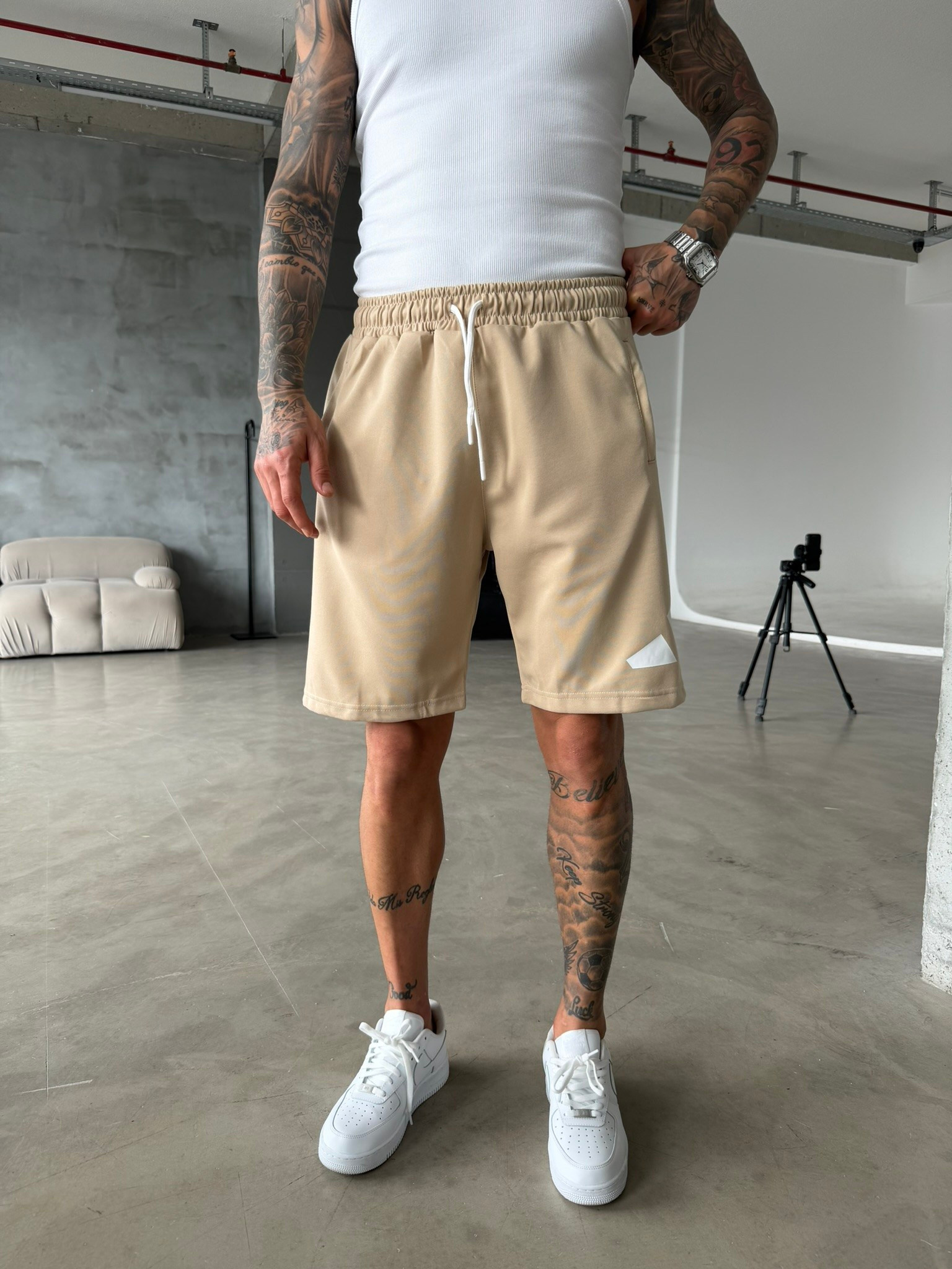 Büyük AD Baskılı Şort - Bej