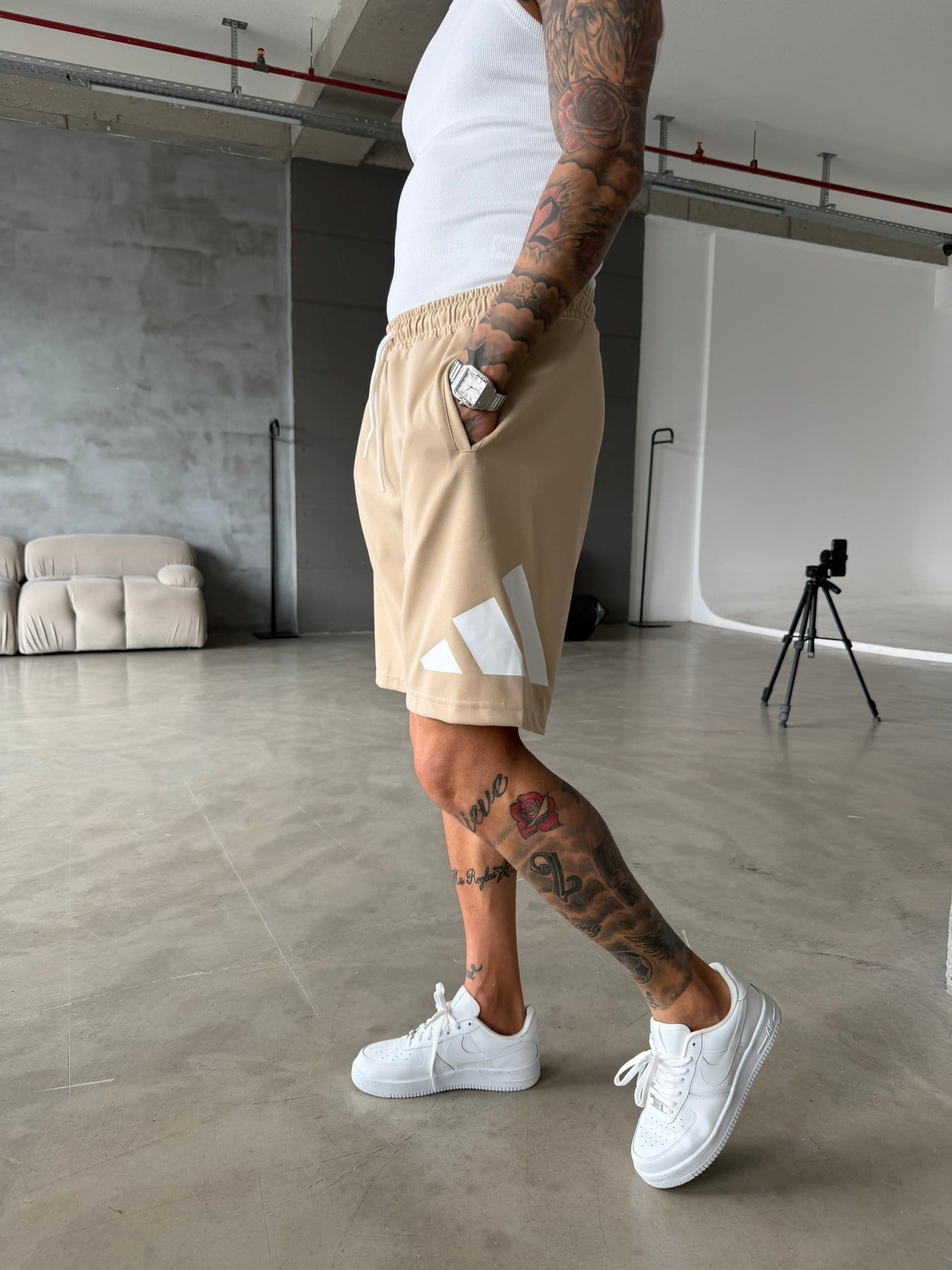 Büyük AD Baskılı Şort - Bej