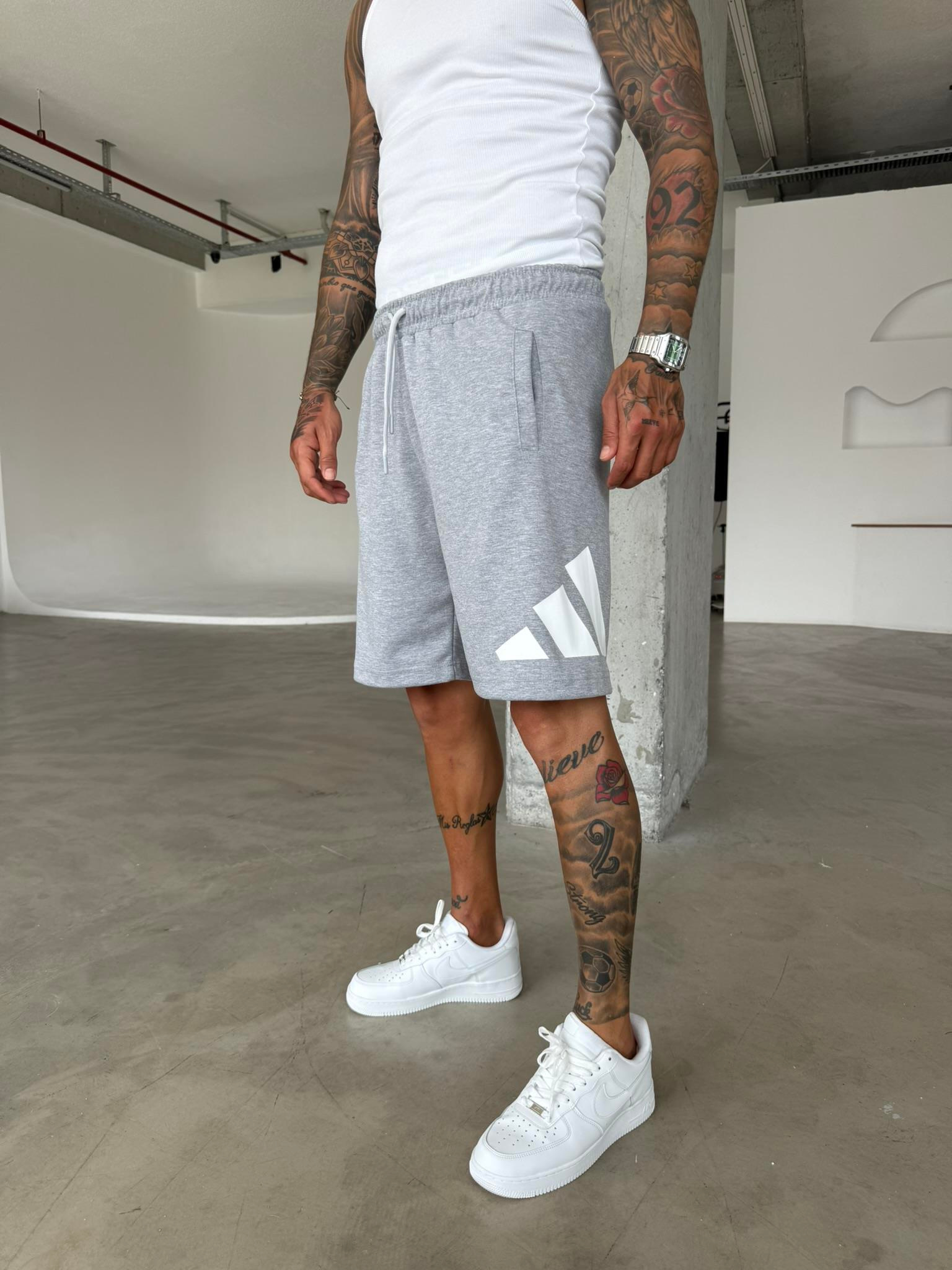 Büyük AD Baskılı Şort - Gri
