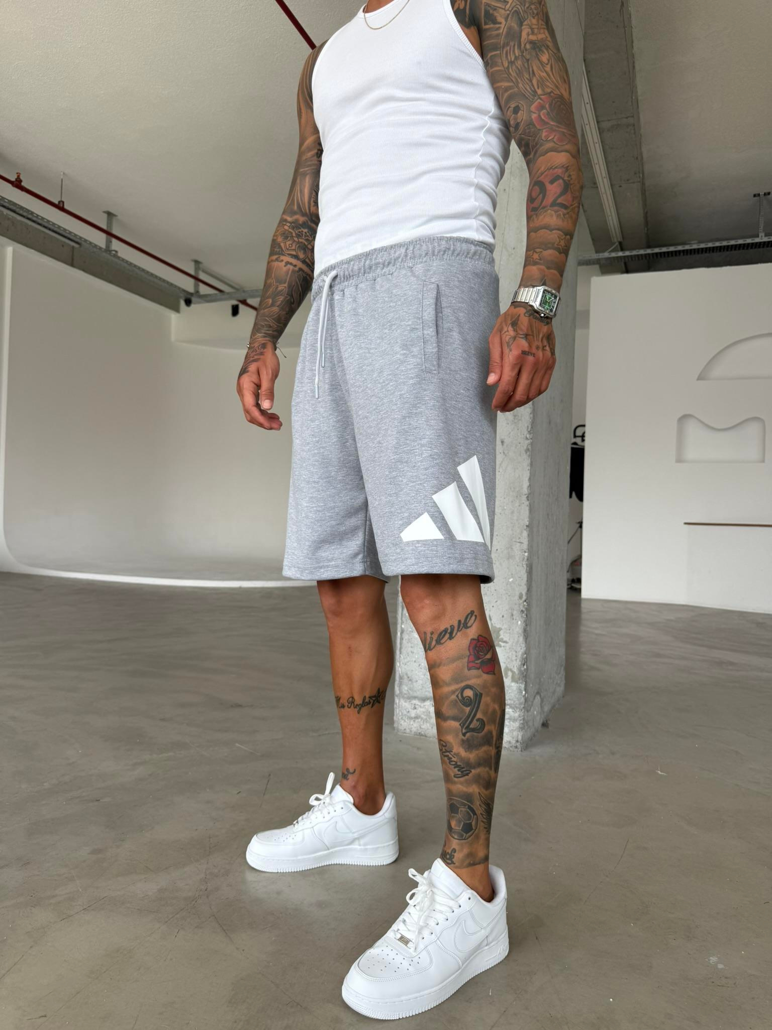 Büyük AD Baskılı Şort - Gri