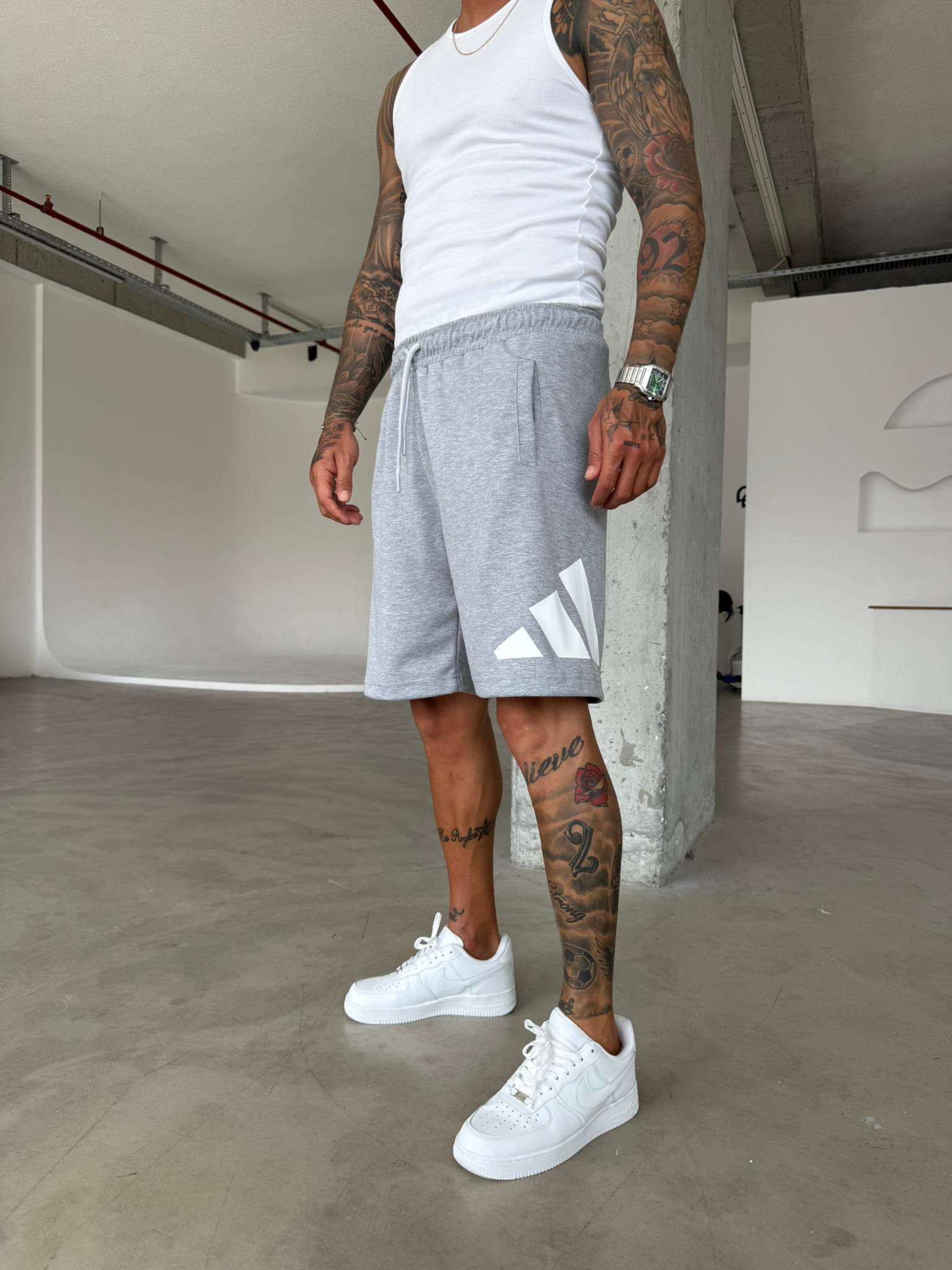 Büyük AD Baskılı Şort - Gri