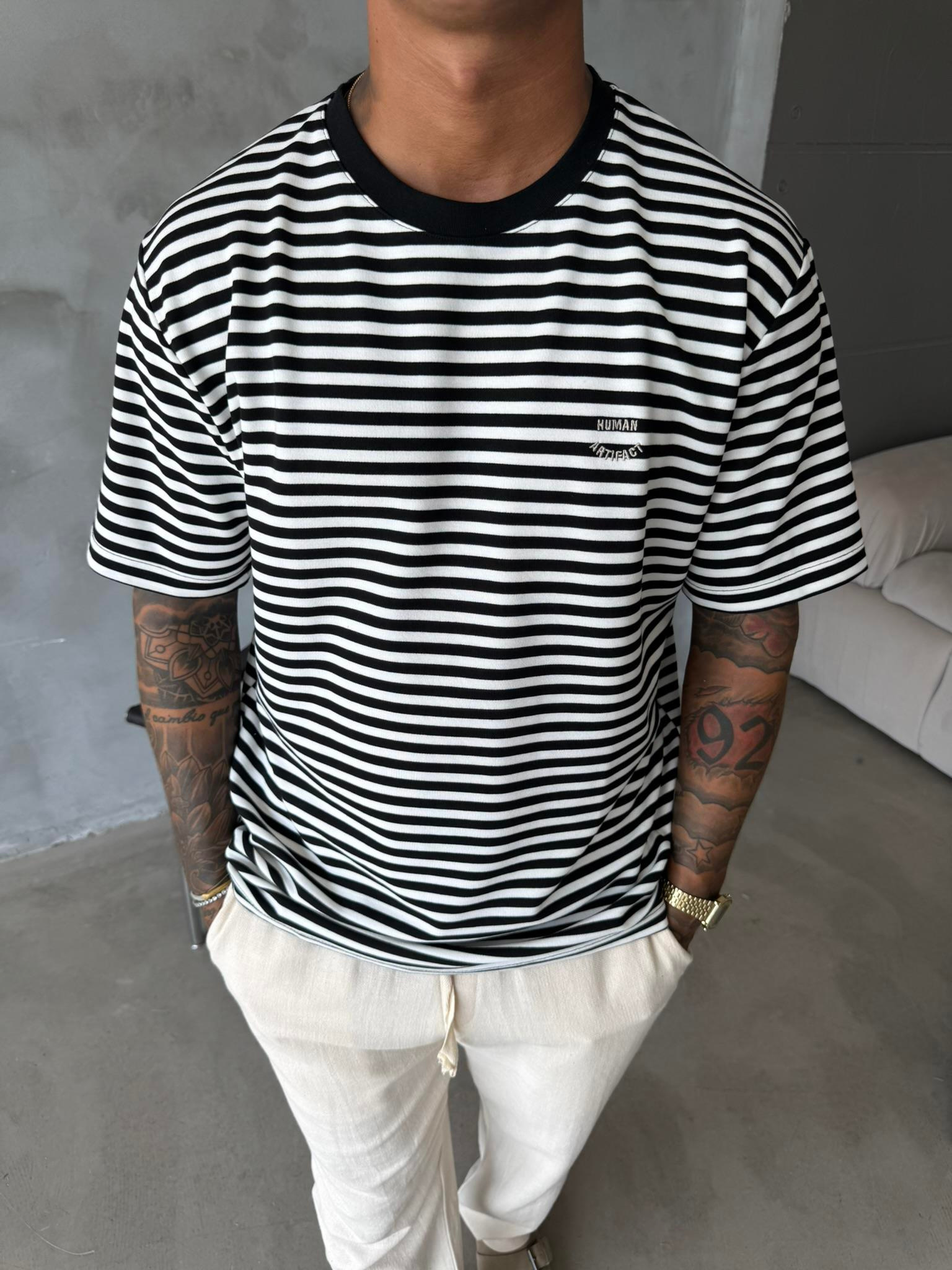 Cizgili Human Nakışlı T-Shirt - Siyah