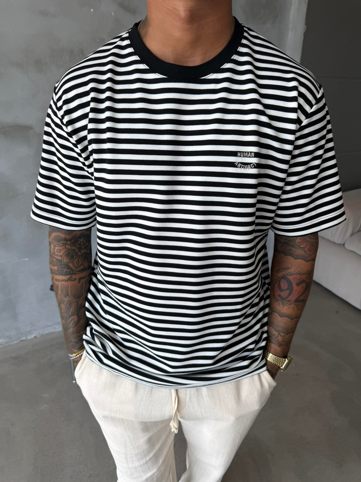 Cizgili Human Nakışlı T-Shirt - Siyah