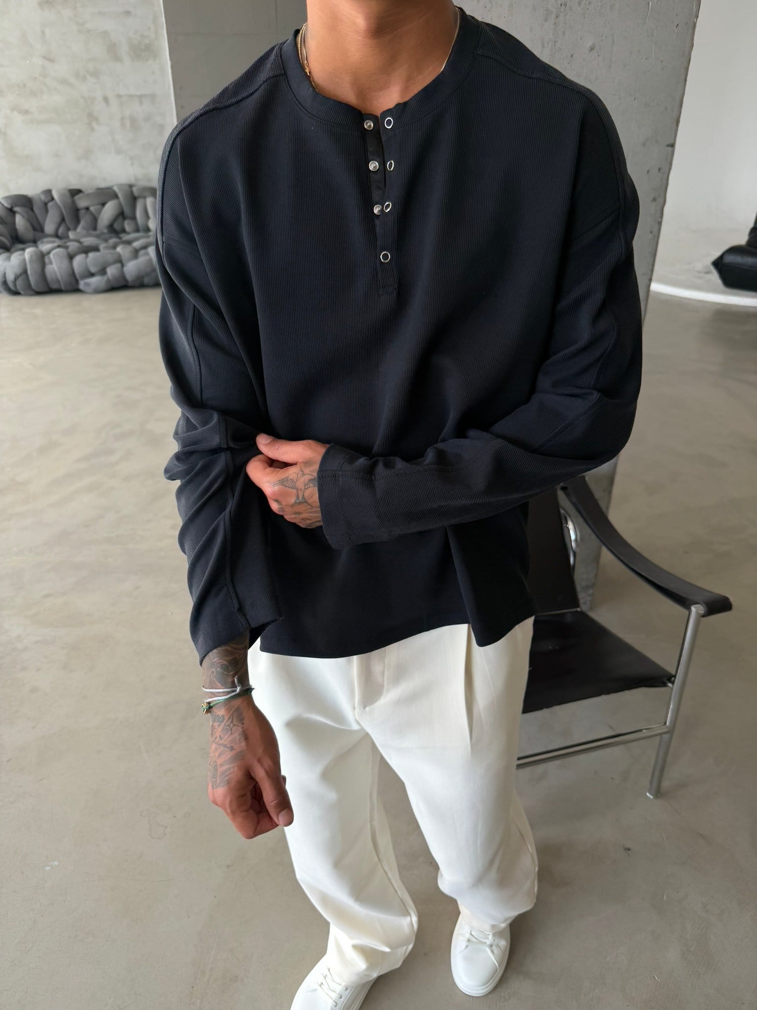 Düğmeli Henly Yaka Premium Sweat