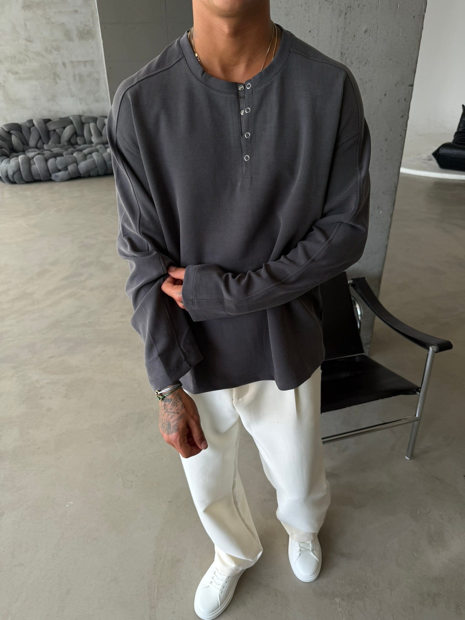 Düğmeli Henly Yaka Premium Sweat