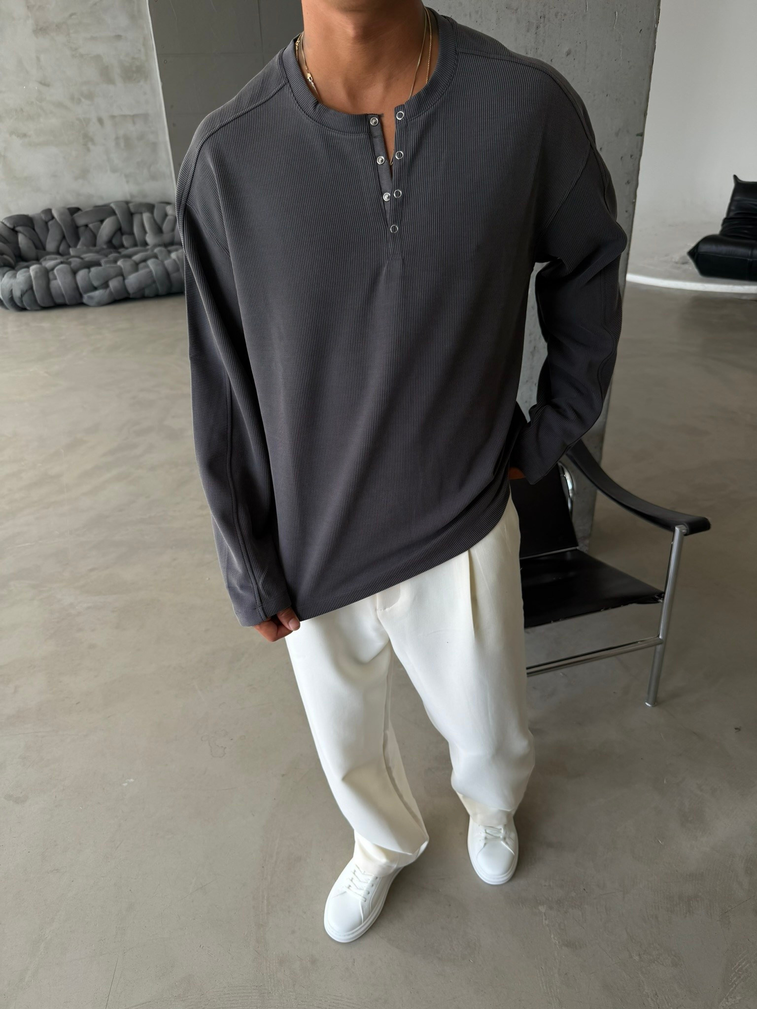 Düğmeli Henly Yaka Premium Sweat