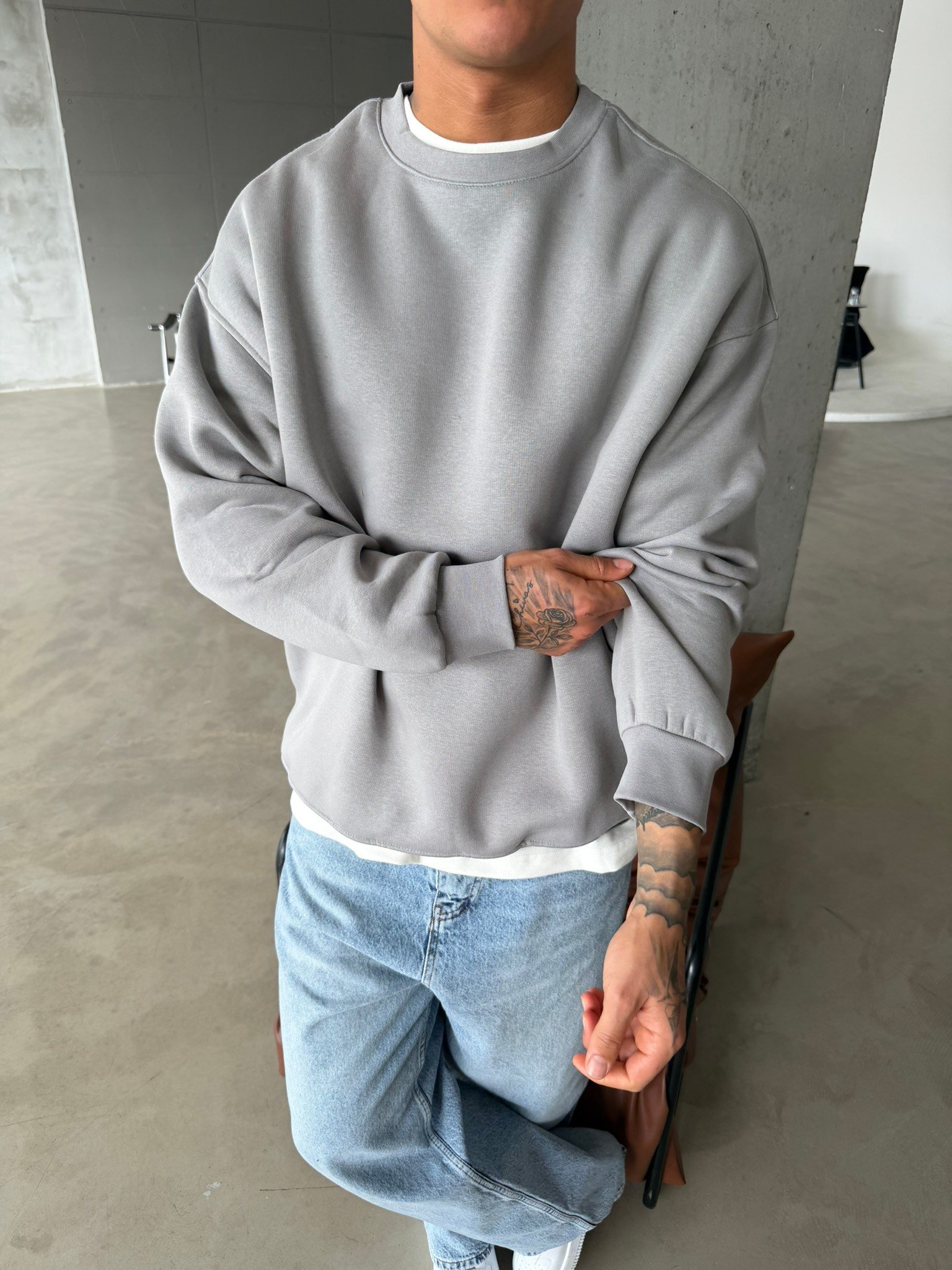 Düz Basic Bisiklet Yaka Sweat - Füme