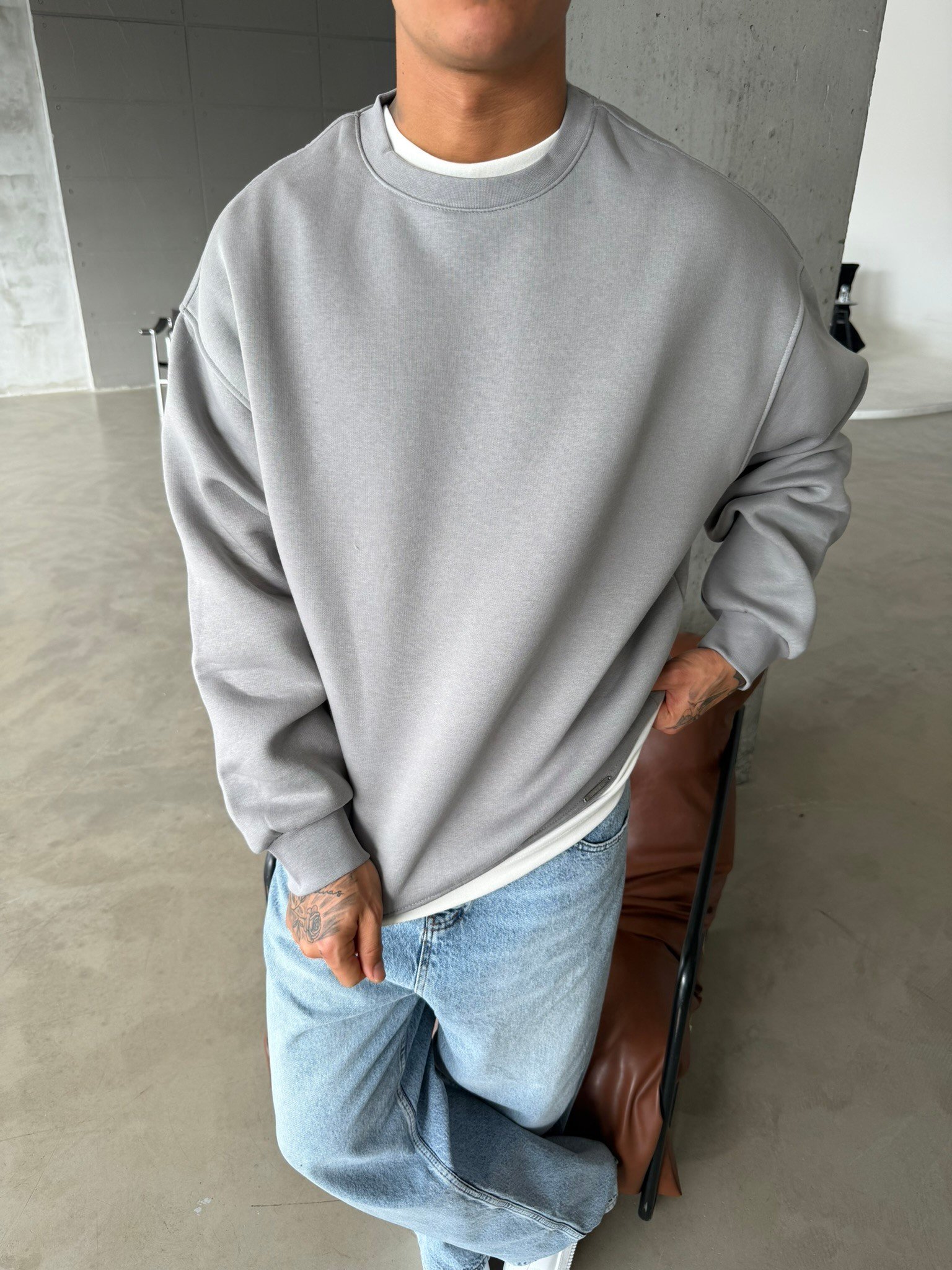 Düz Basic Bisiklet Yaka Sweat - Füme