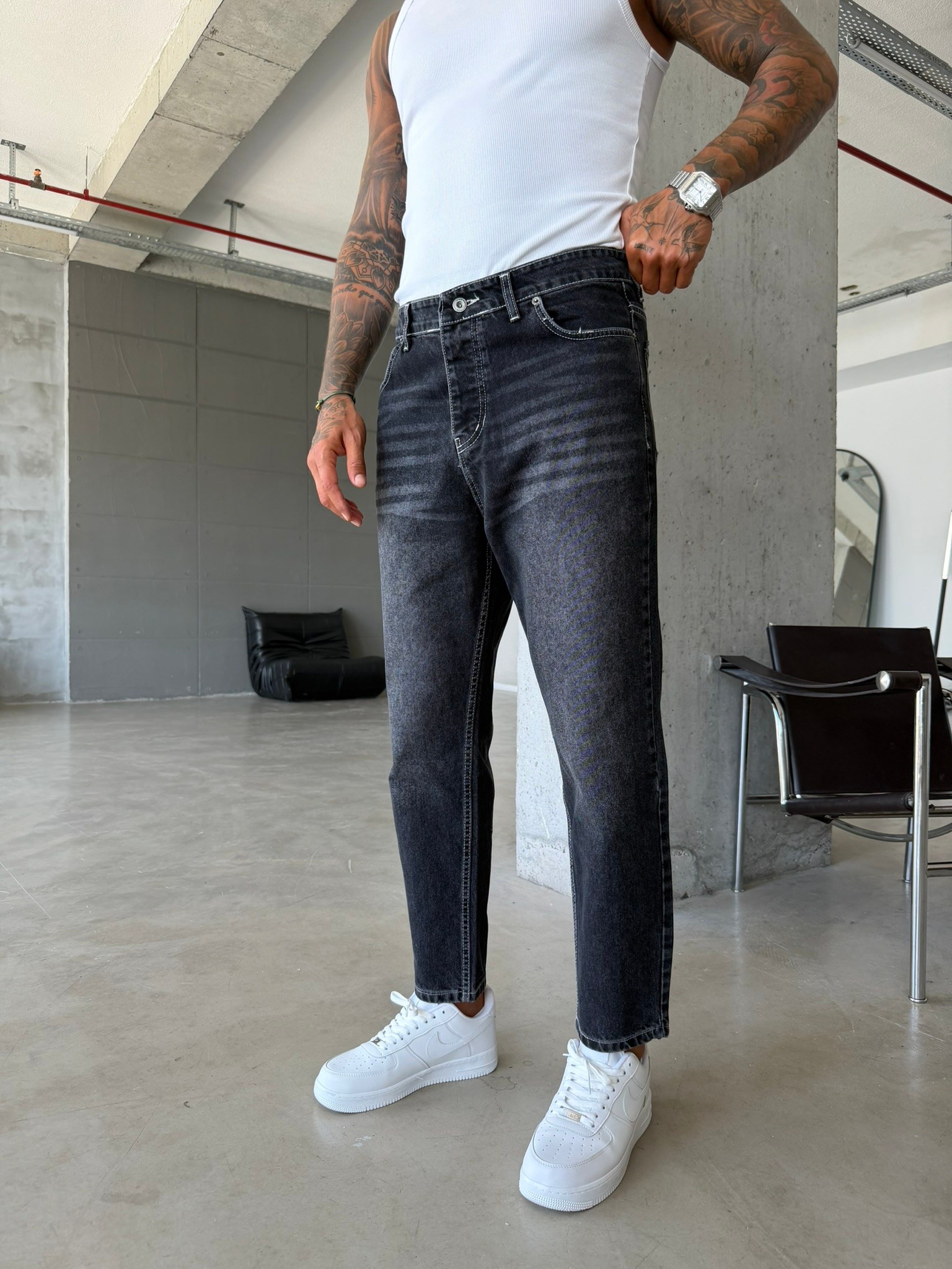 Eskitme Beyaz Dikiş Boyfriend Jean-Siyah