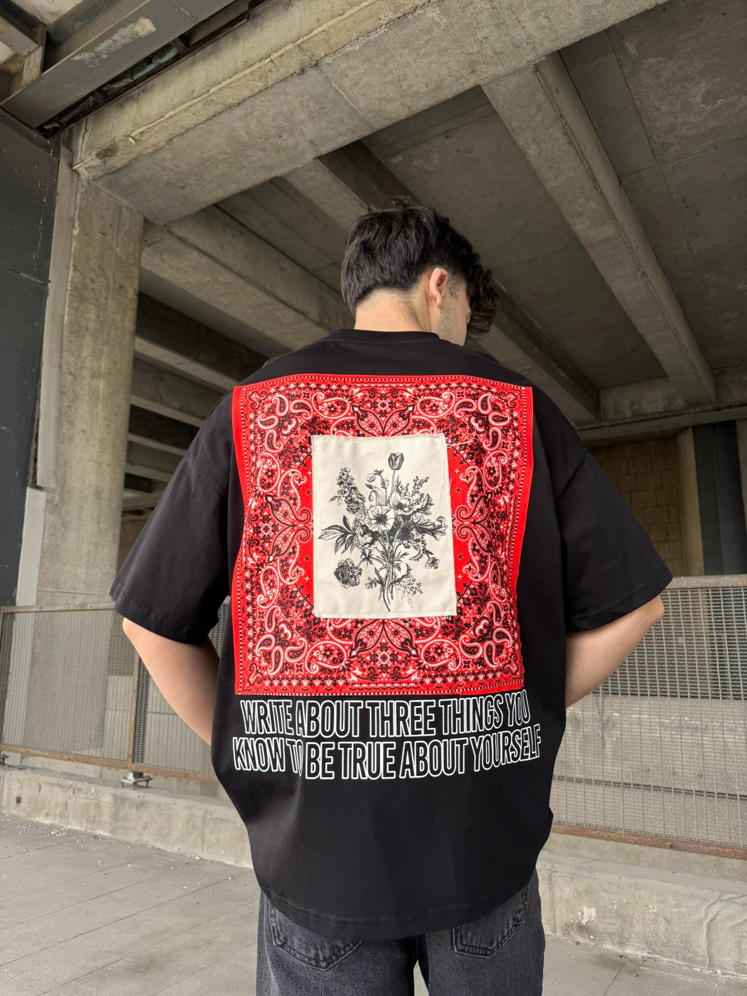 Etnik Pacht Detaylı Oversize T-Shirt -Siyah