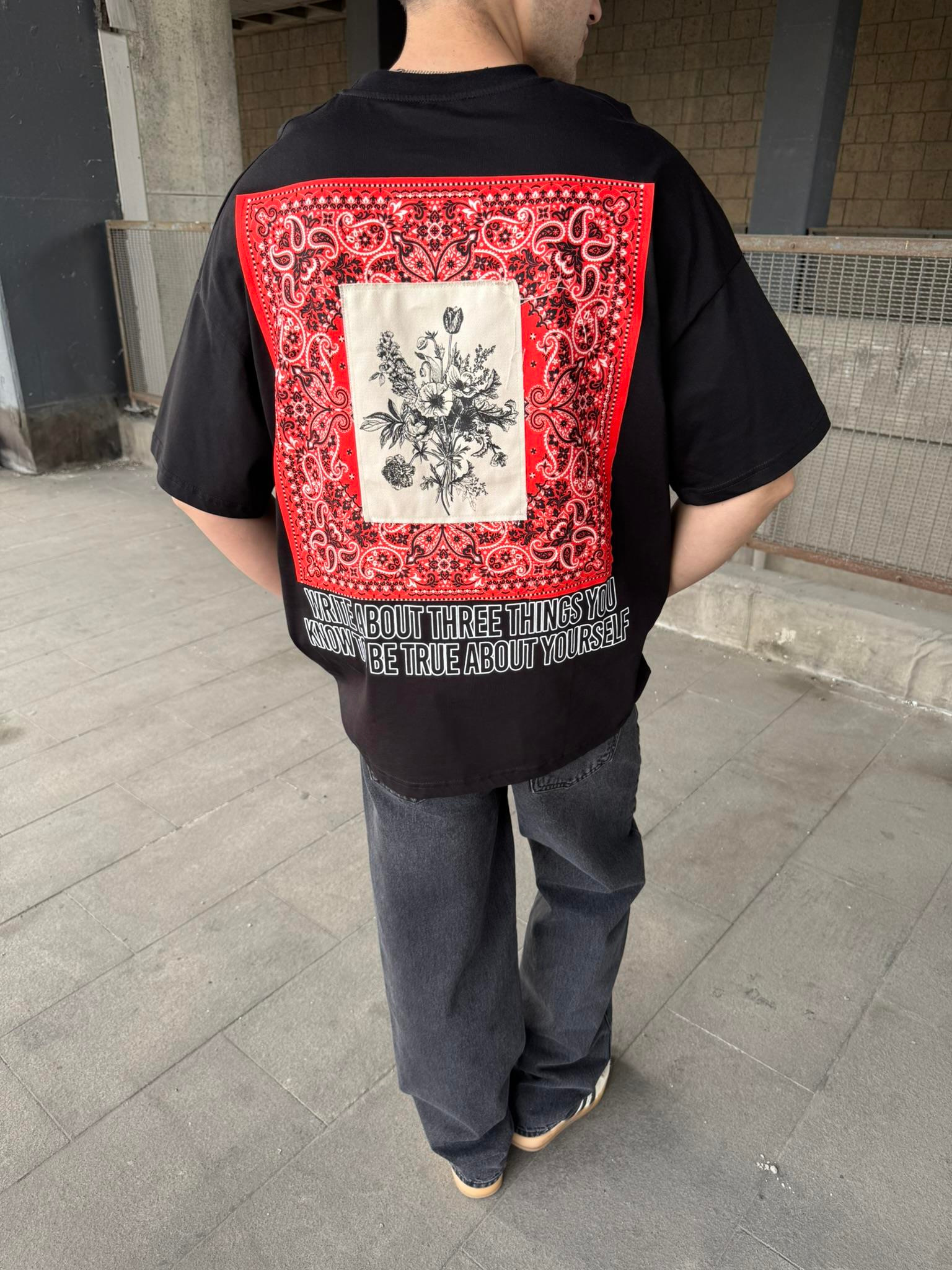 Etnik Pacht Detaylı Oversize T-Shirt -Siyah