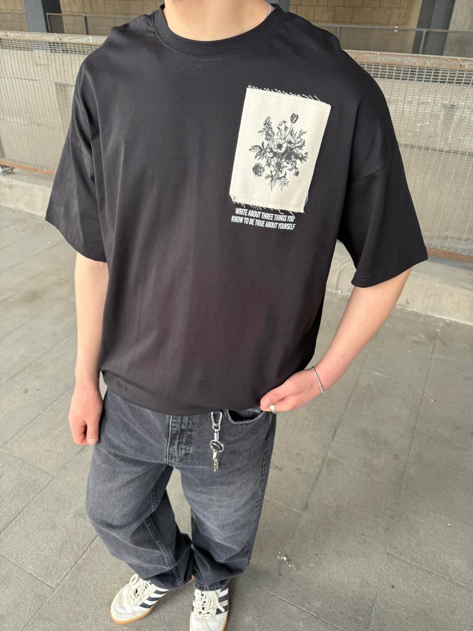Etnik Pacht Detaylı Oversize T-Shirt -Siyah