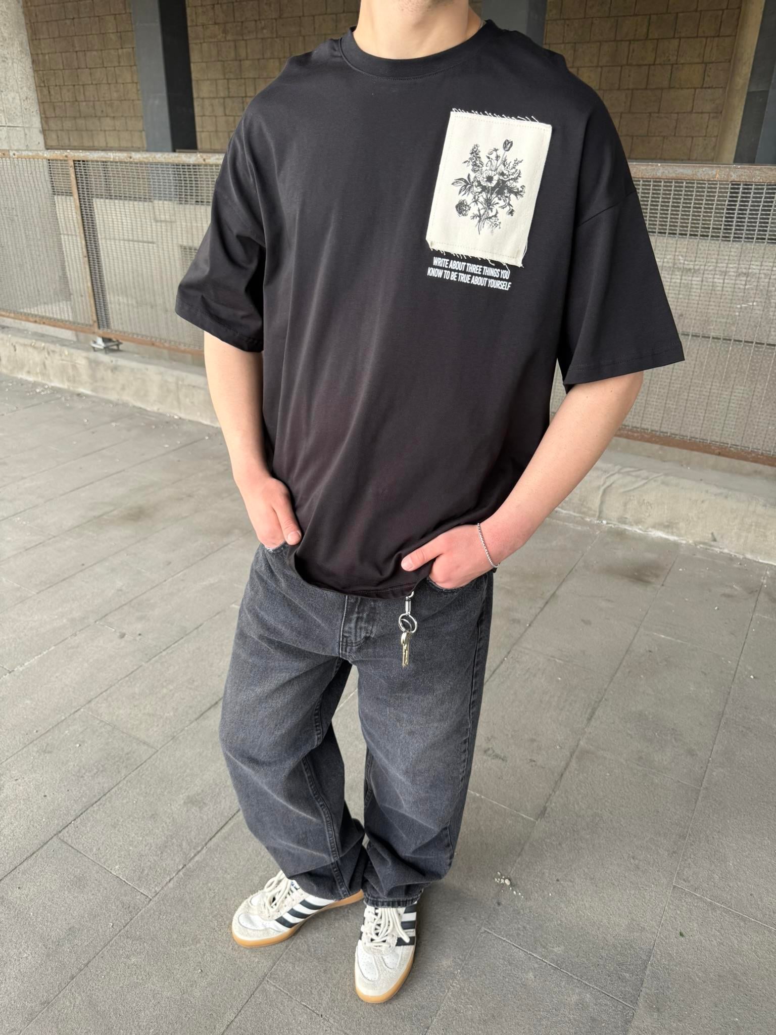 Etnik Pacht Detaylı Oversize T-Shirt -Siyah