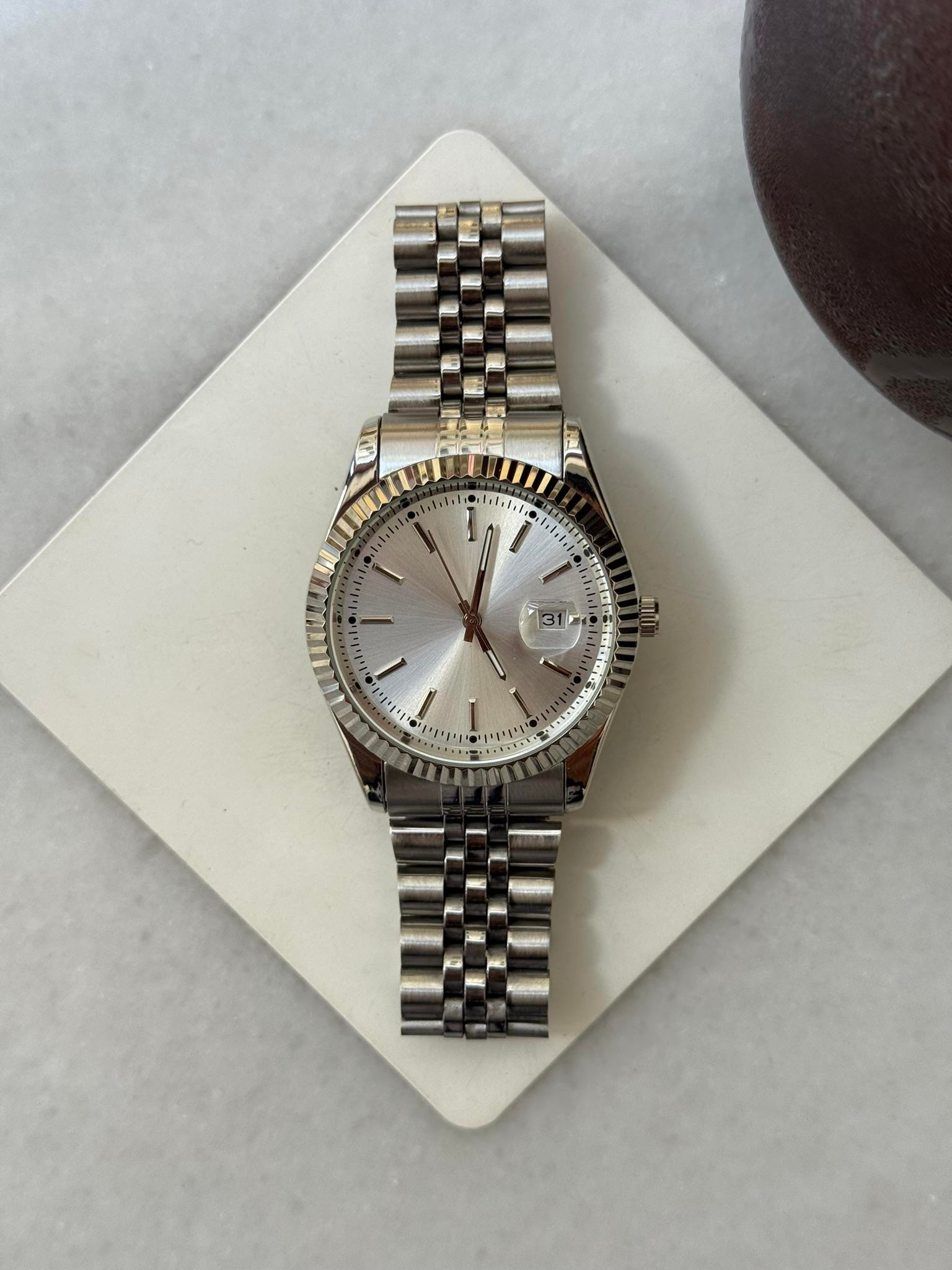 İcon Çelik Takvimli Lüx Kol Saati - Beyaz