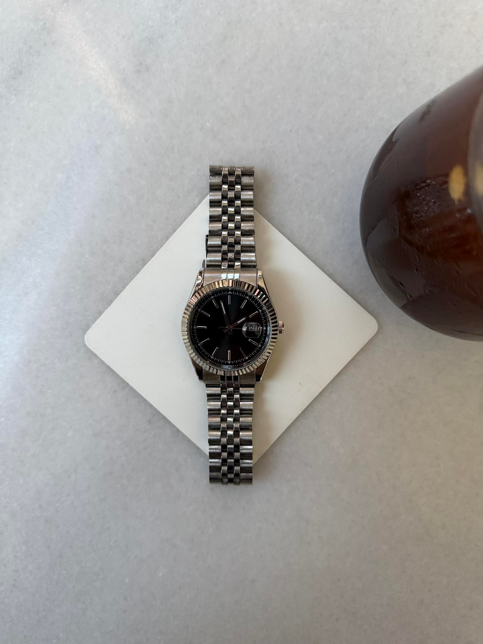 İcon Çelik Takvimli Lüx Kol Saati - Siyah