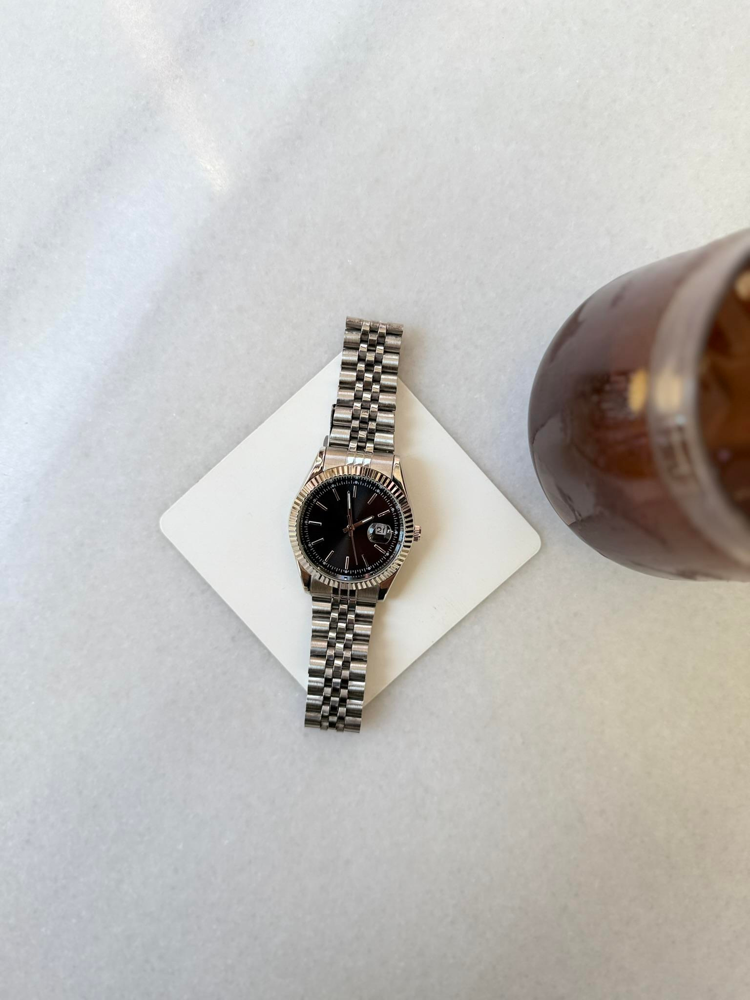 İcon Çelik Takvimli Lüx Kol Saati - Siyah