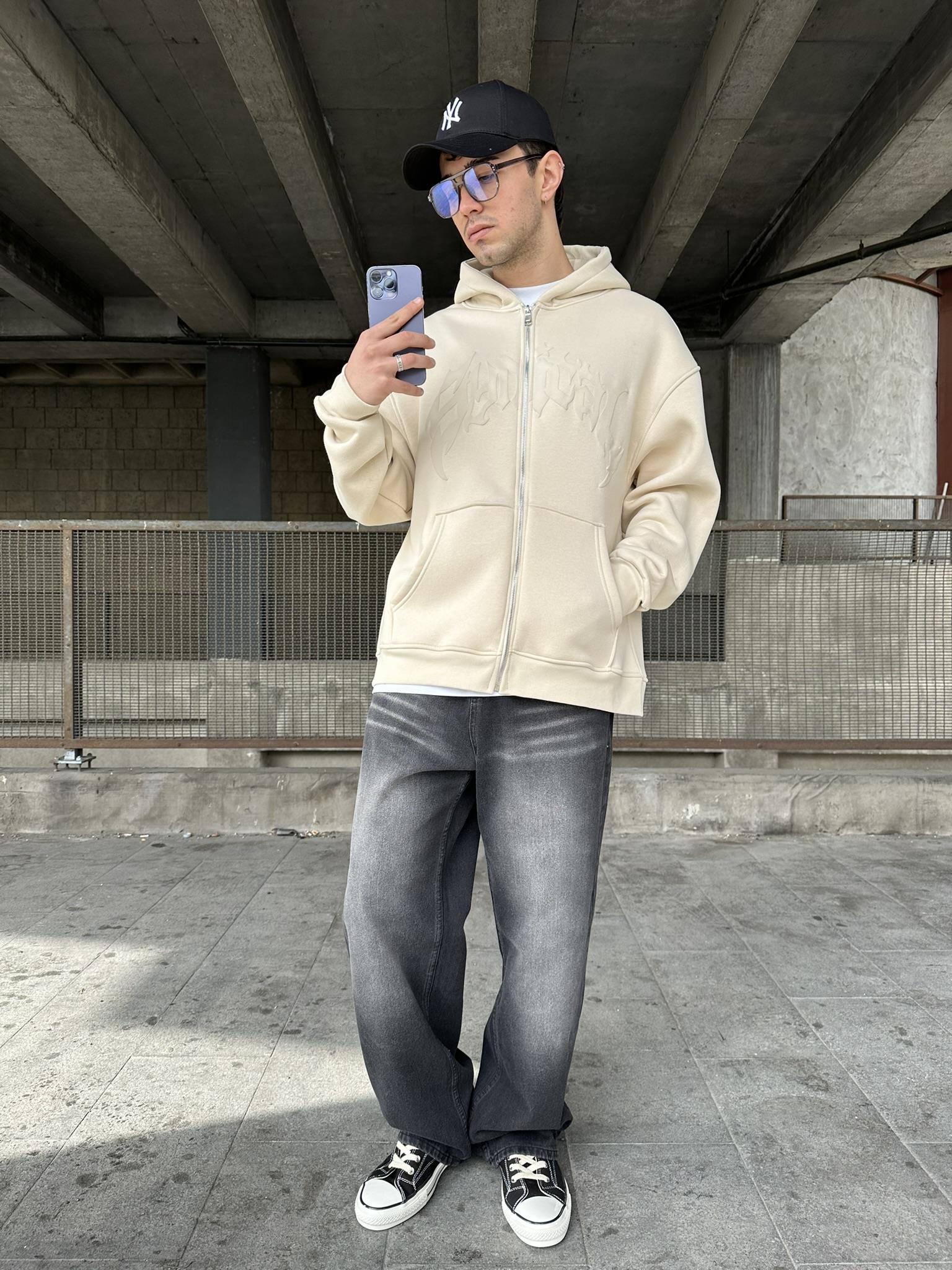 Kapüşonlu 'SYMİRCAL' Kabartmalı Baskı Zip Oversize Hırka Bej