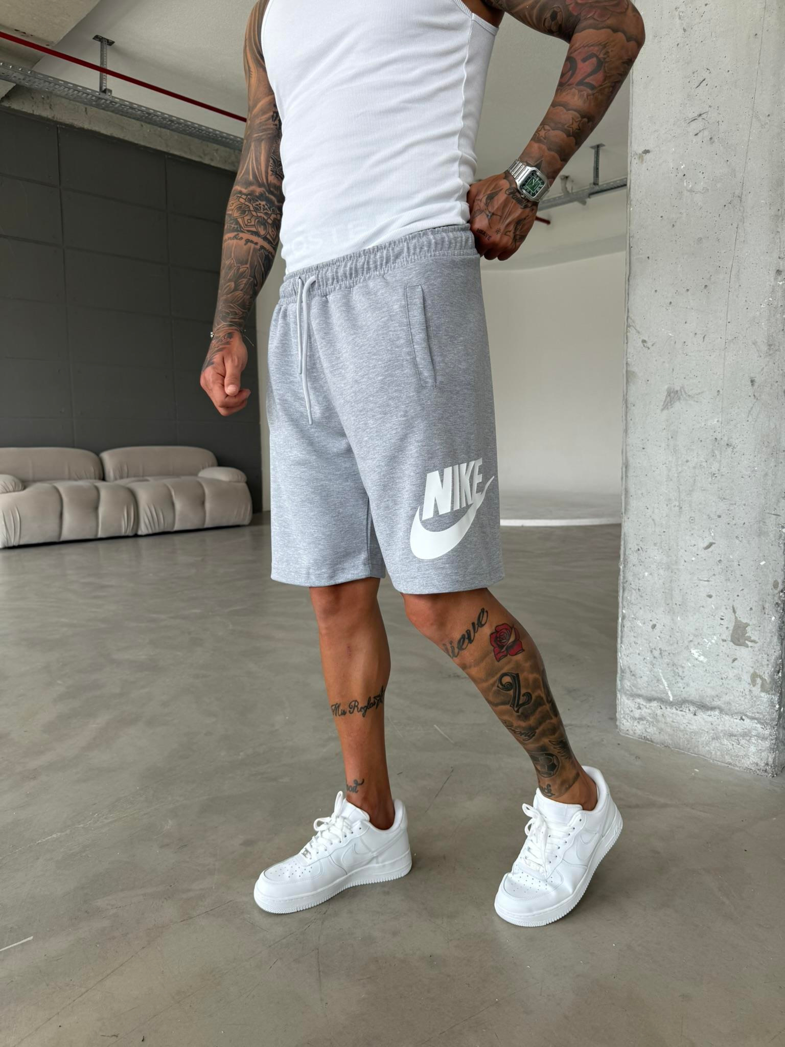 NK Büyük Baskılı Şort - Gri