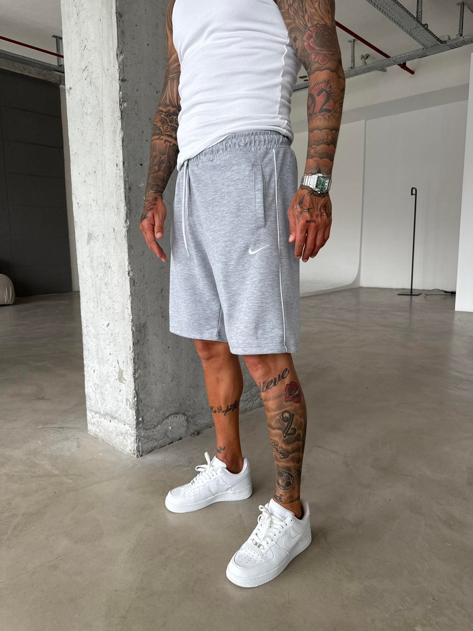 NK Cizgili Şort - Gri