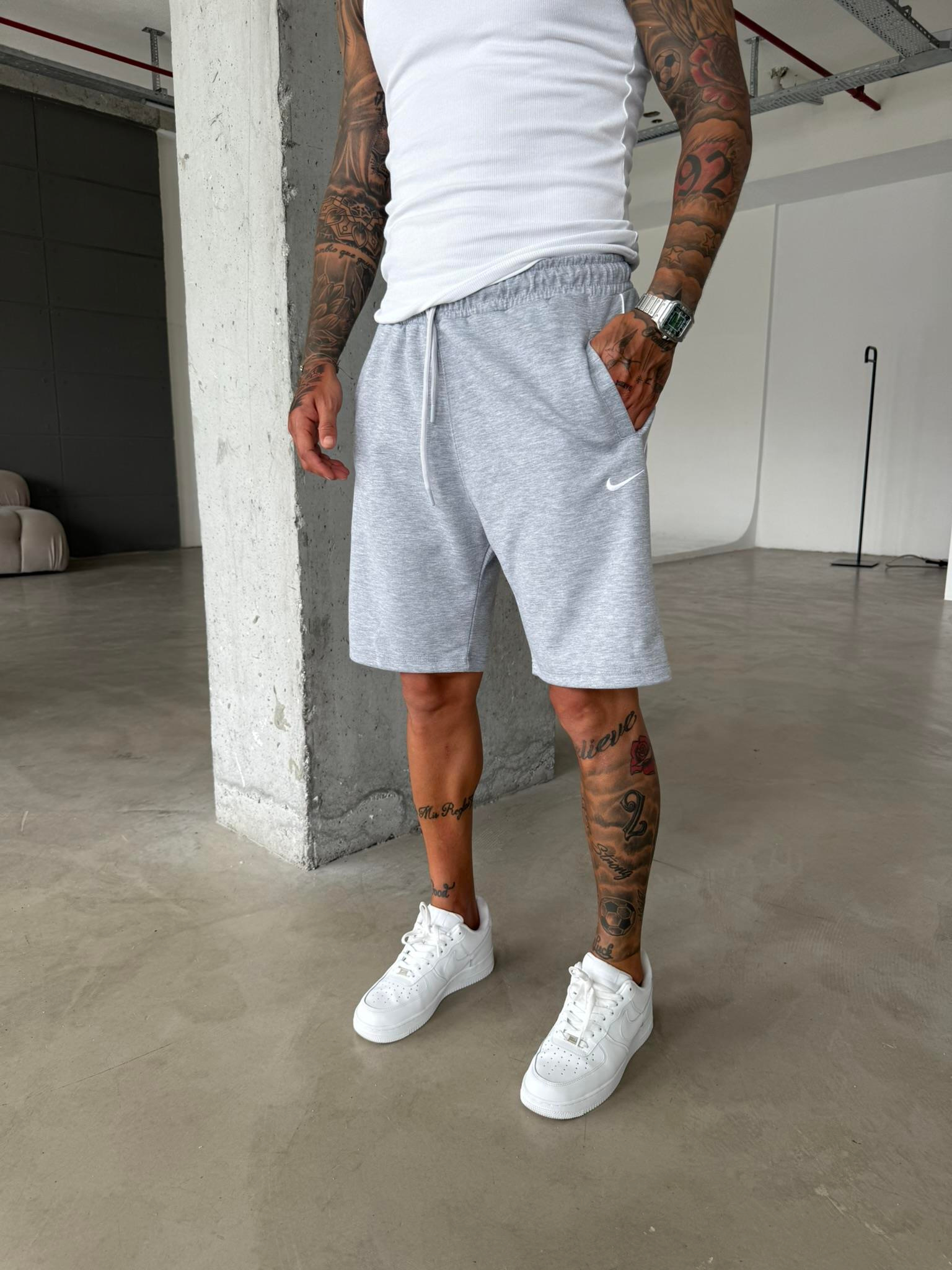 NK Cizgili Şort - Gri