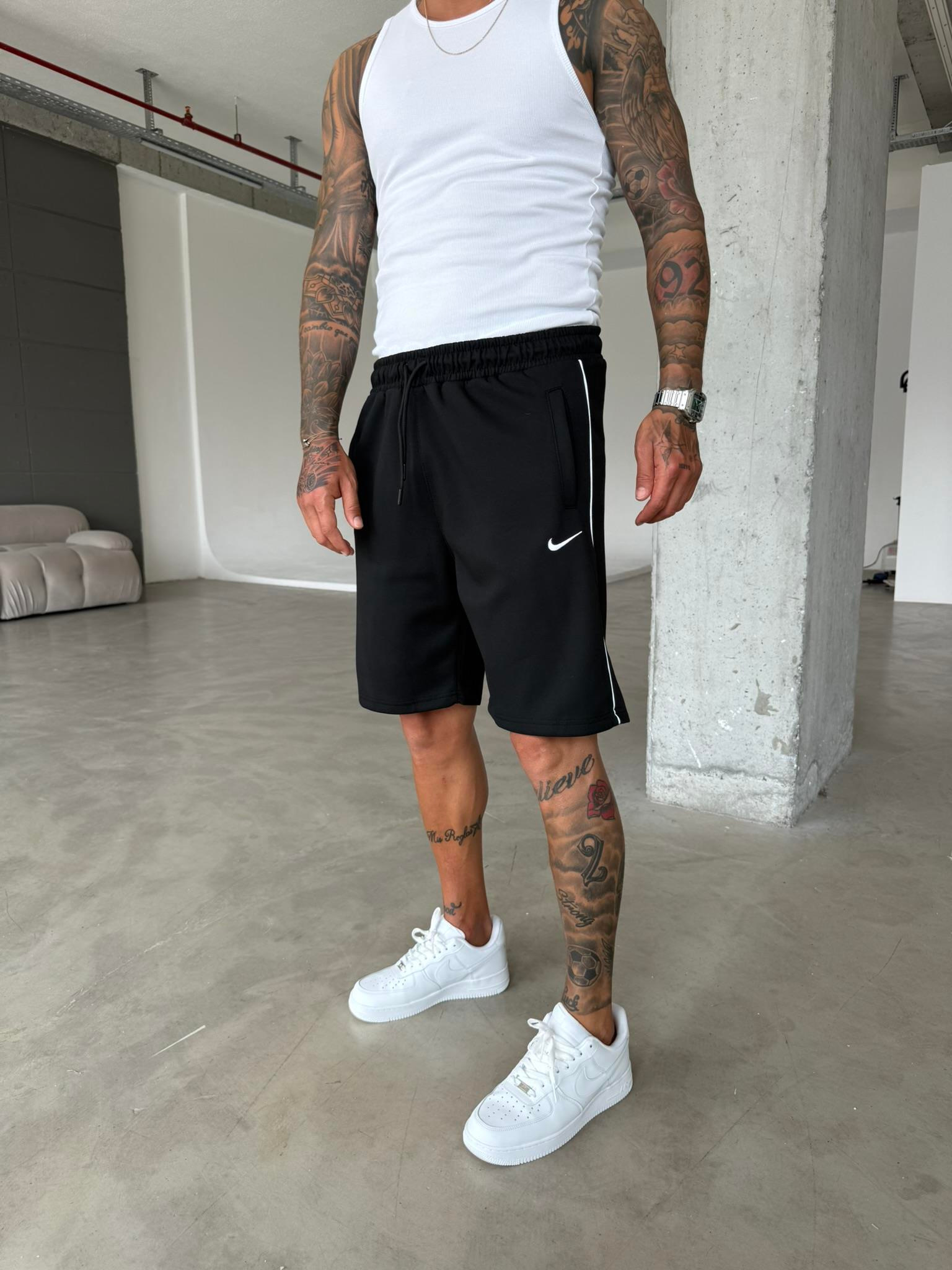 NK Cizgili Şort - Siyah