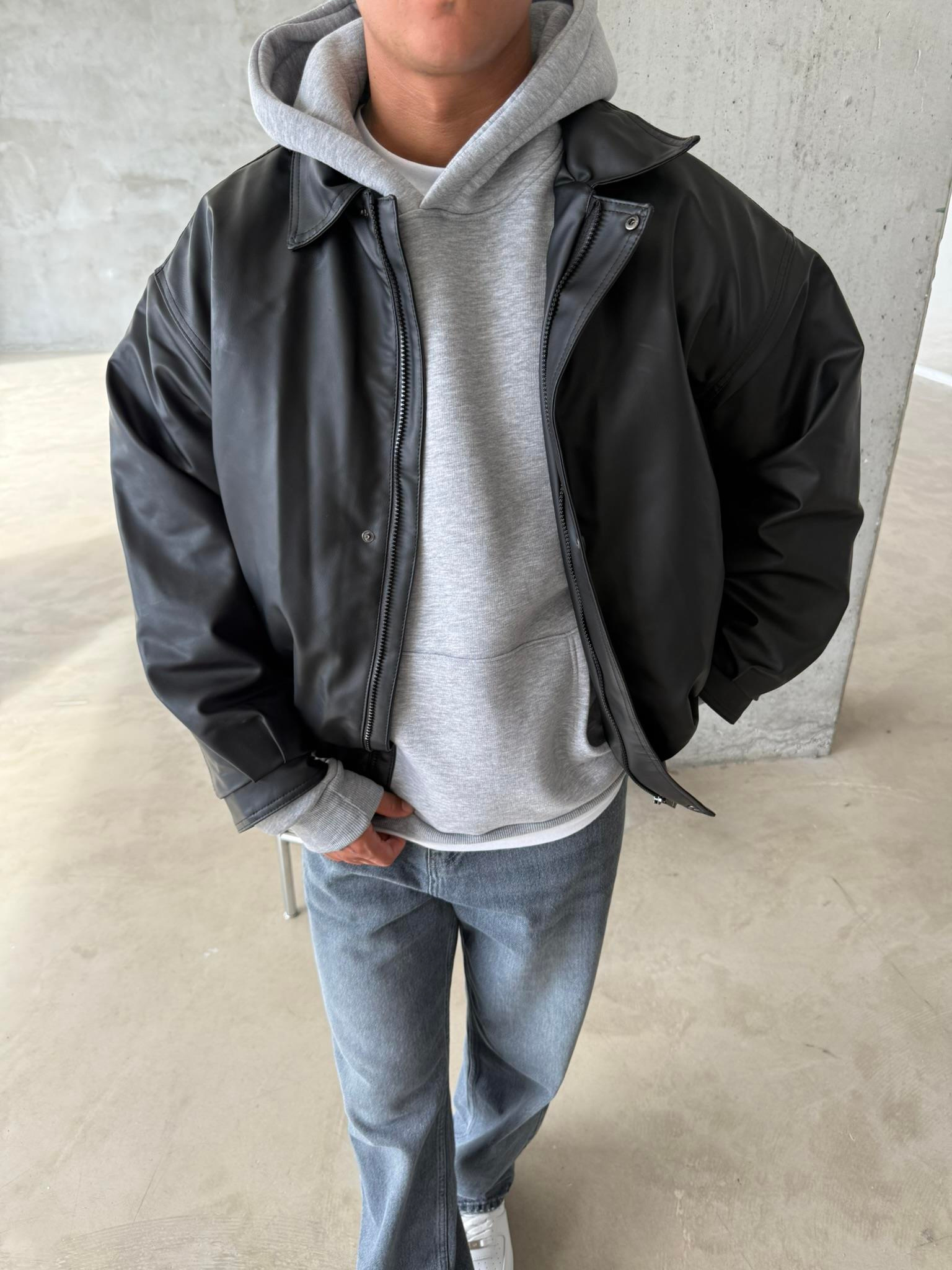 Oversize Fermuarlı ve Çıtçıtlı Deri Ceket