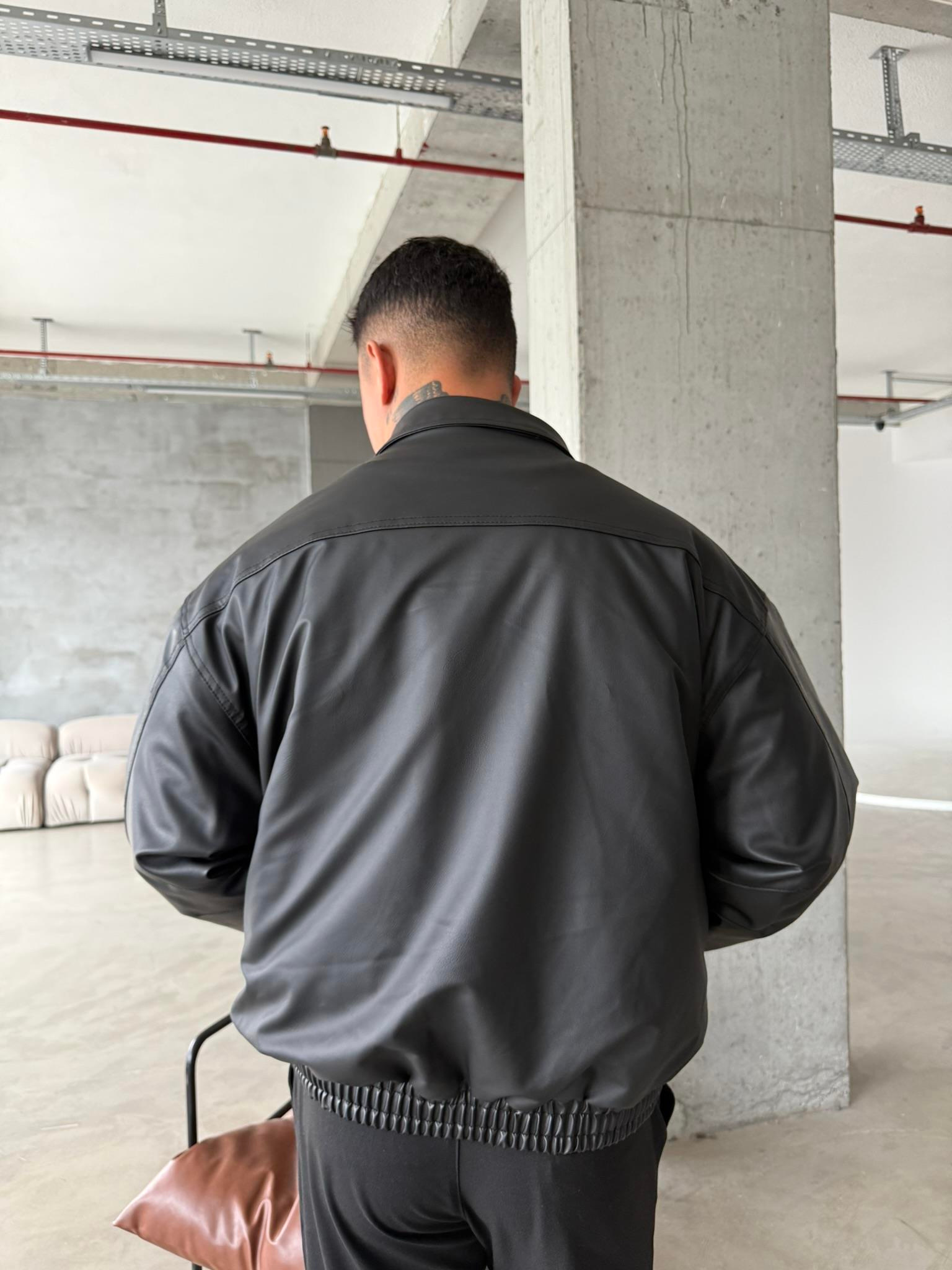 Oversize Fermuarlı ve Çıtçıtlı Deri Ceket