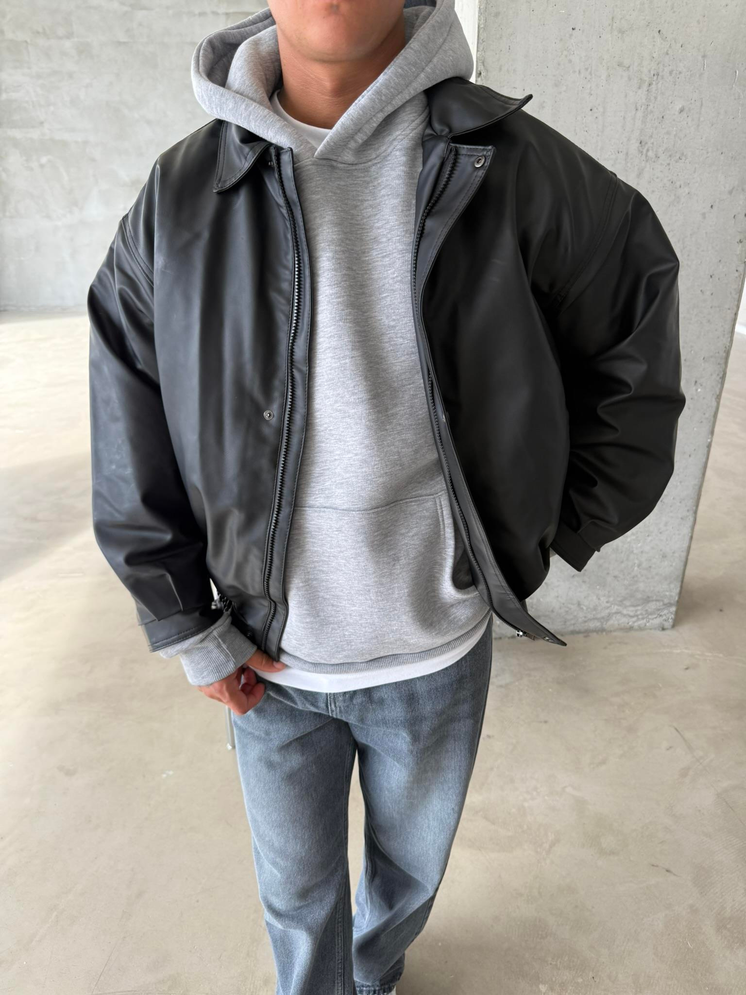 Oversize Fermuarlı ve Çıtçıtlı Deri Ceket