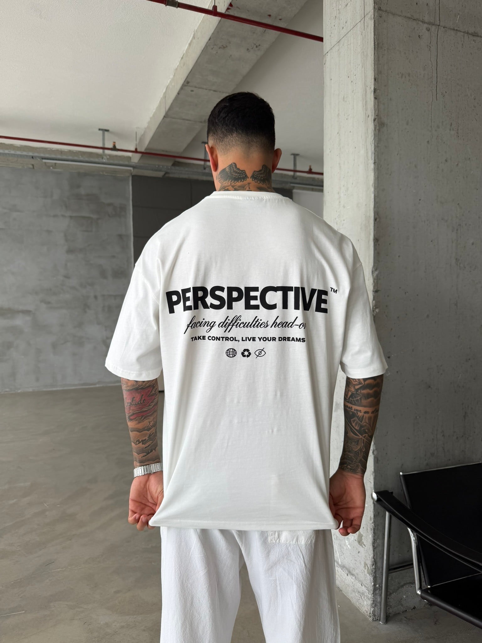 Perspective Oversize Basic T-Shirt - Beyaz