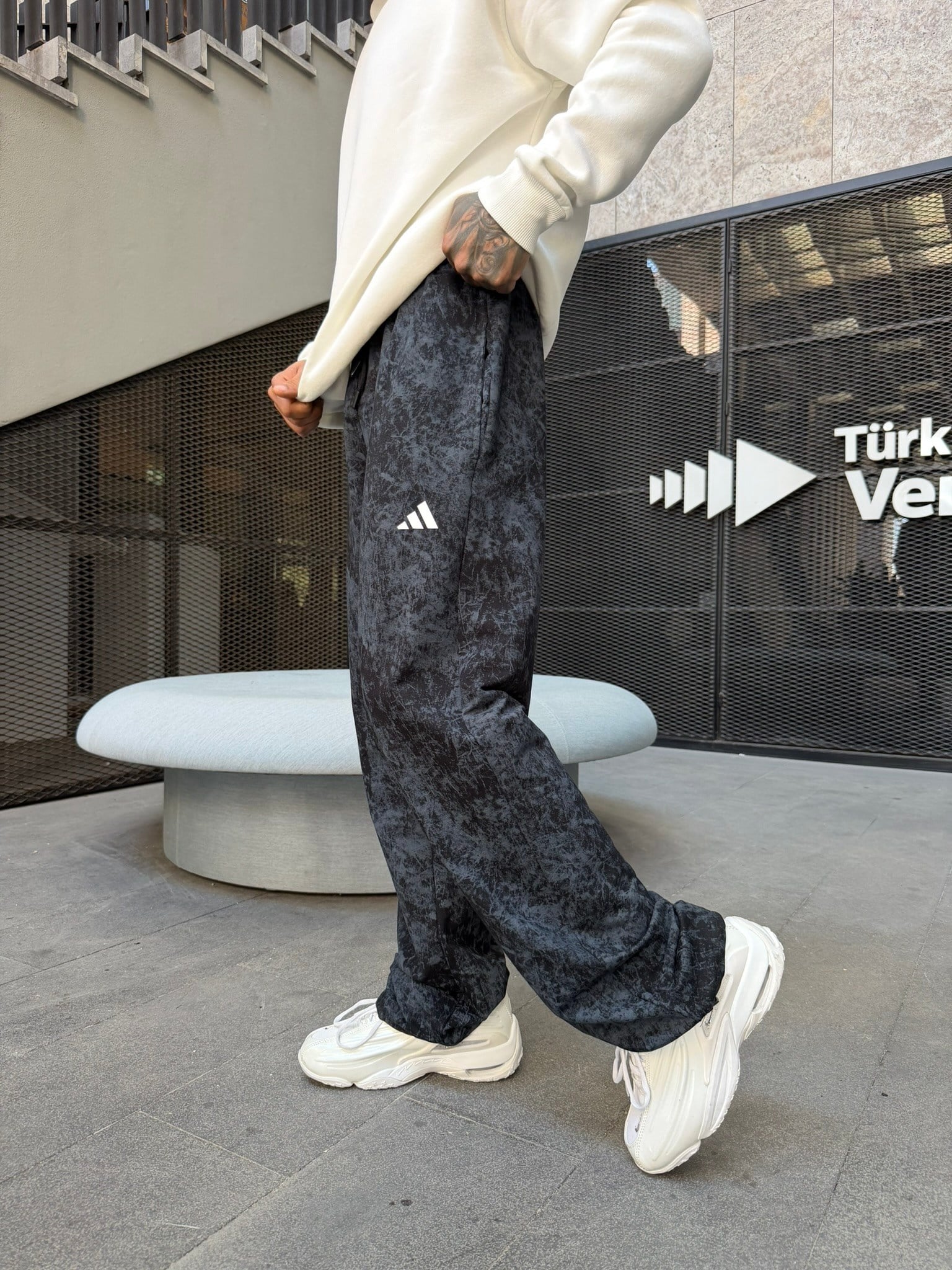 Premium Acid Yıkama Enjeksiyon Baskı Eşofman - Siyah