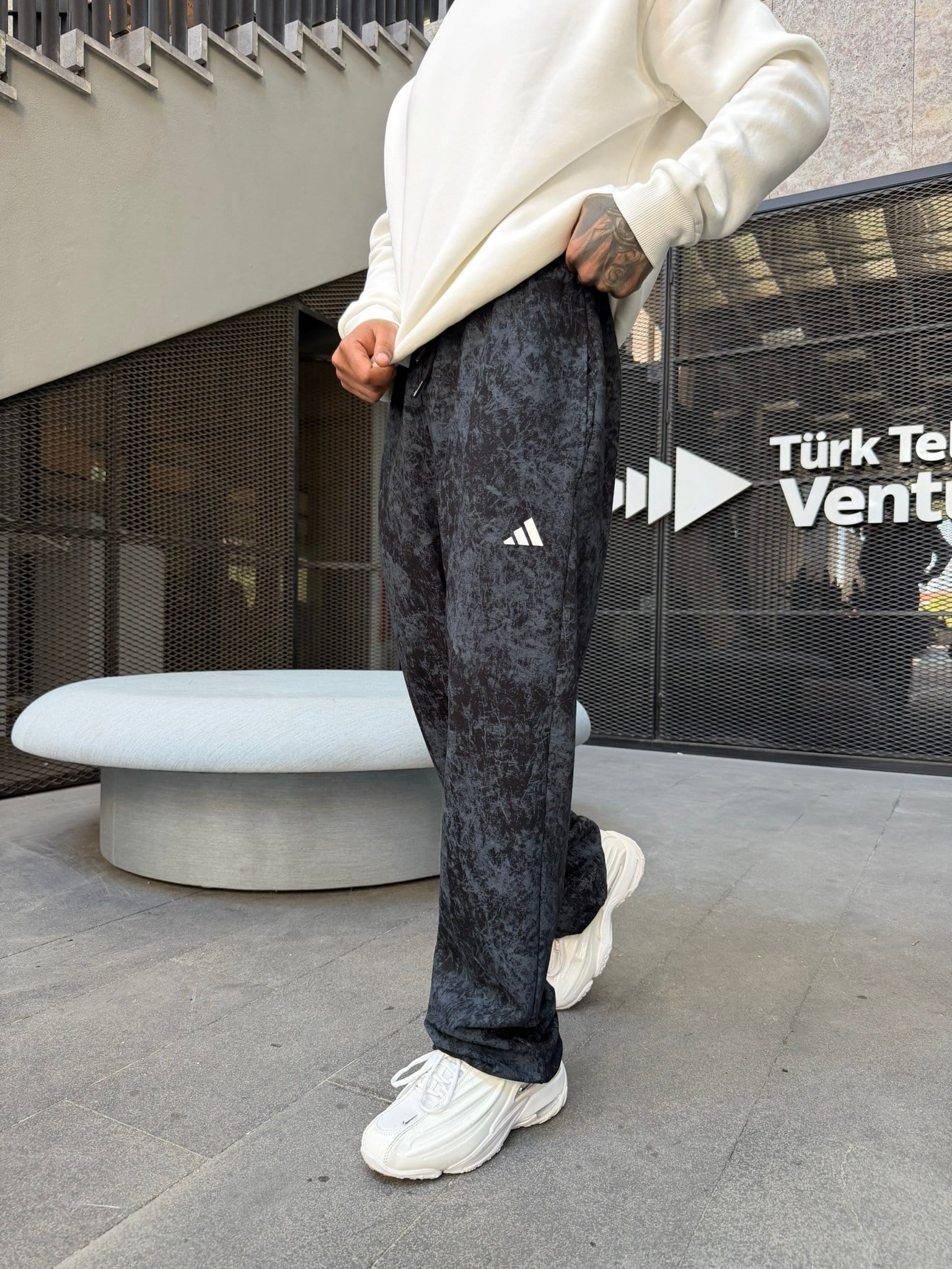 Premium Acid Yıkama Enjeksiyon Baskı Eşofman - Siyah