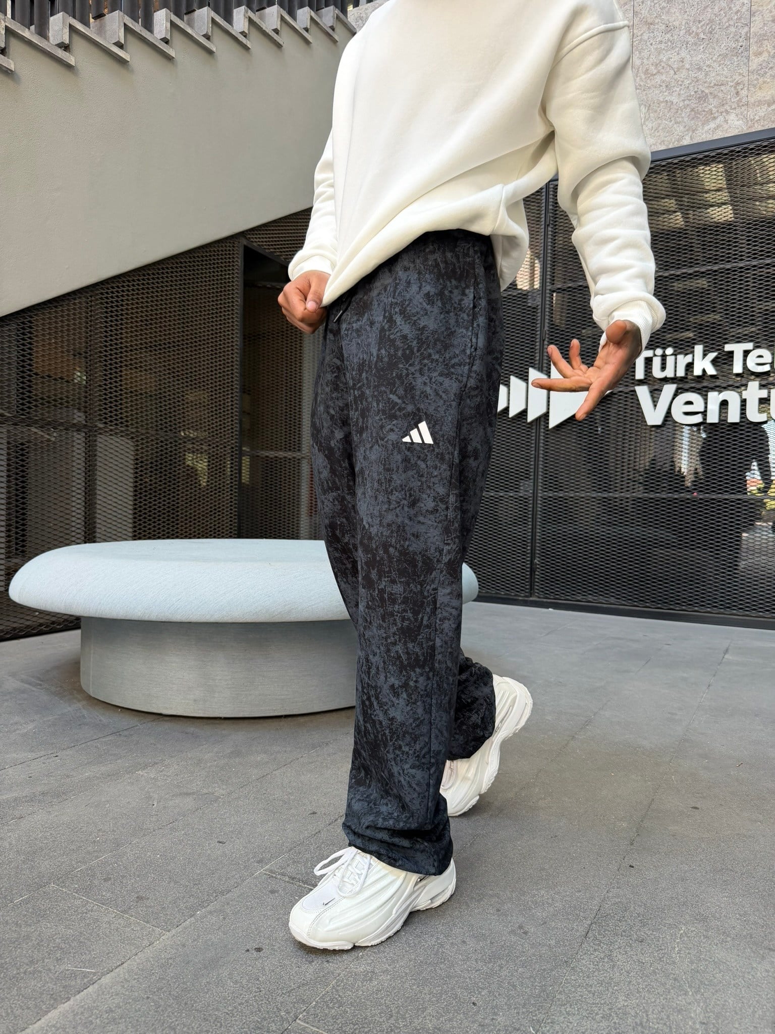 Premium Acid Yıkama Enjeksiyon Baskı Eşofman - Siyah