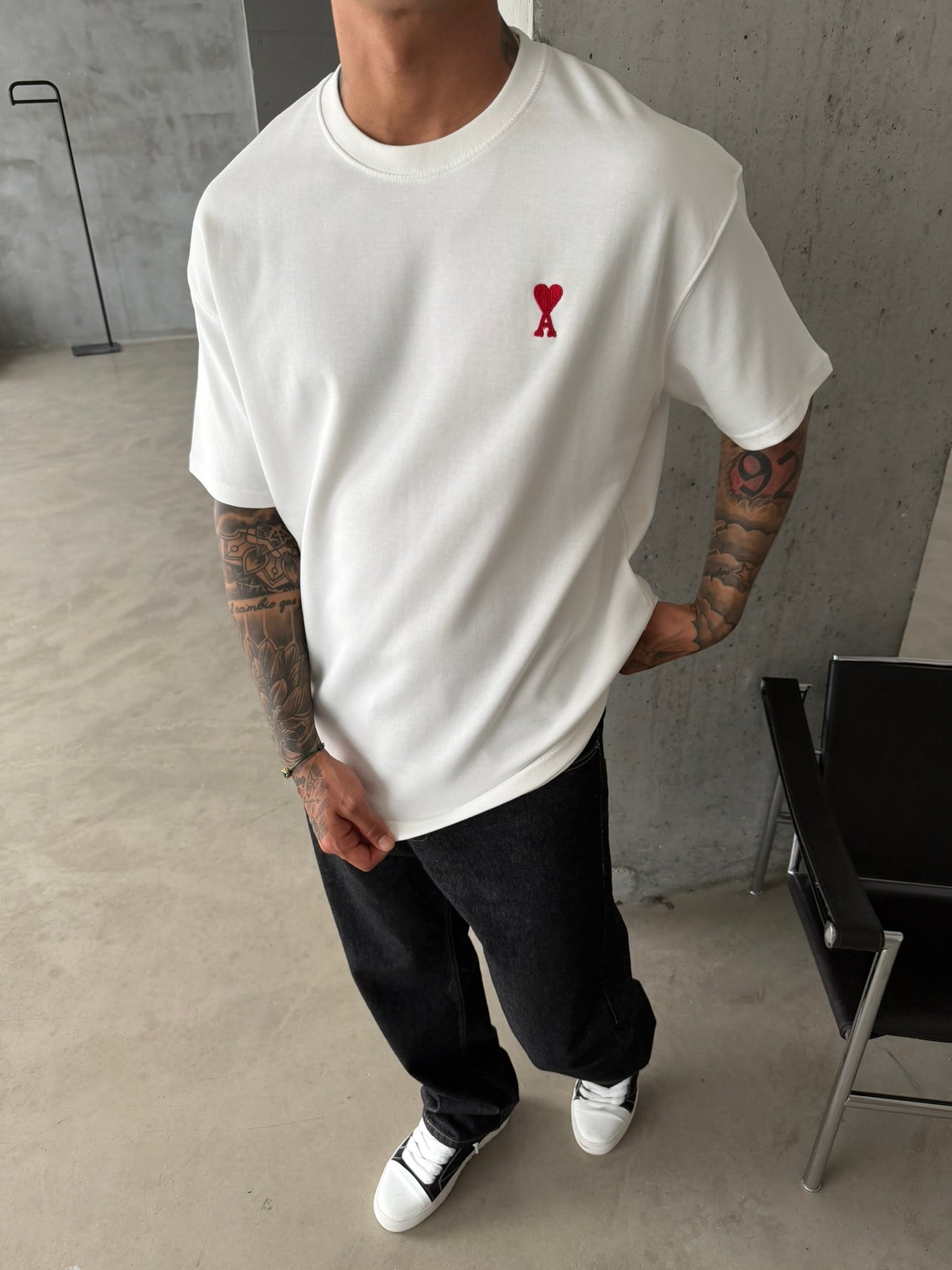 Premium Minimal Nakış A Kalp T-Shirt - Beyaz