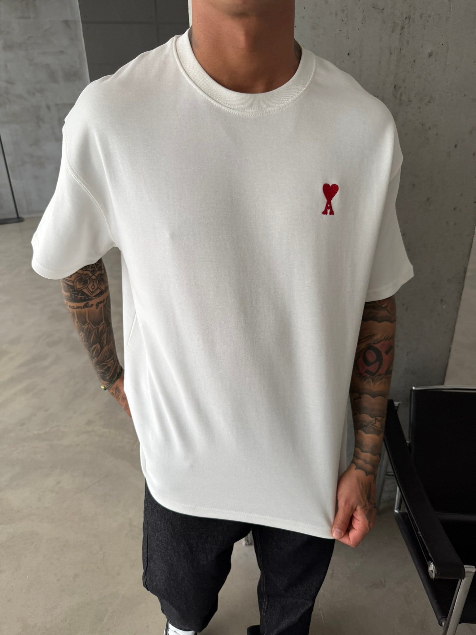 Premium Minimal Nakış A Kalp T-Shirt - Beyaz
