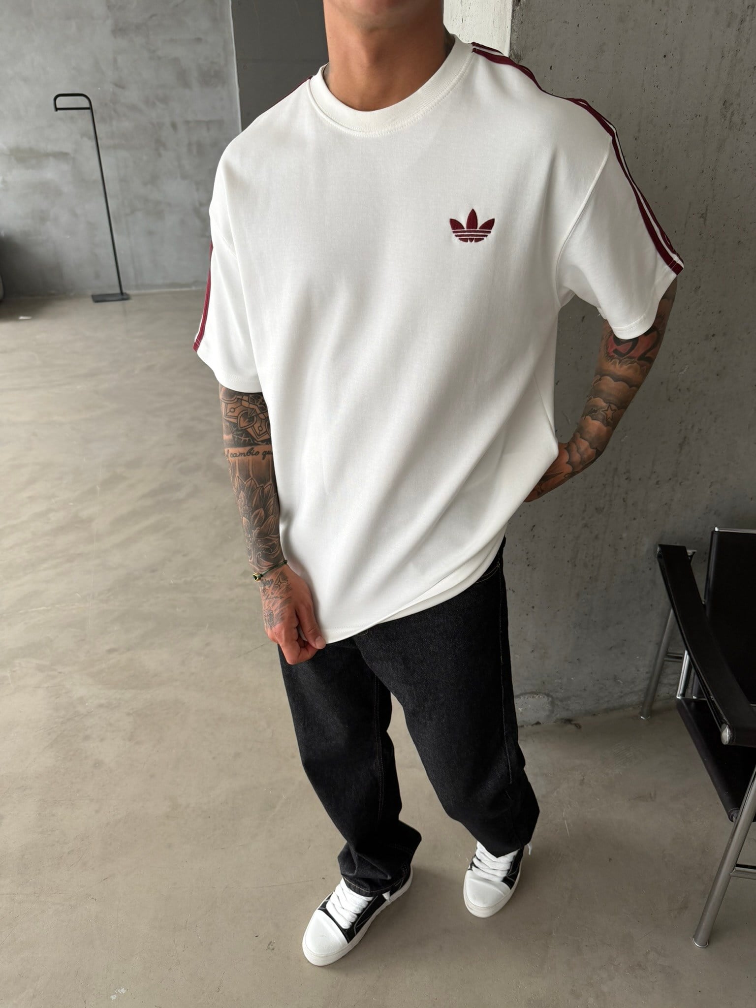 Premium Nakışlı Şeritli T-Shirt - Beyaz
