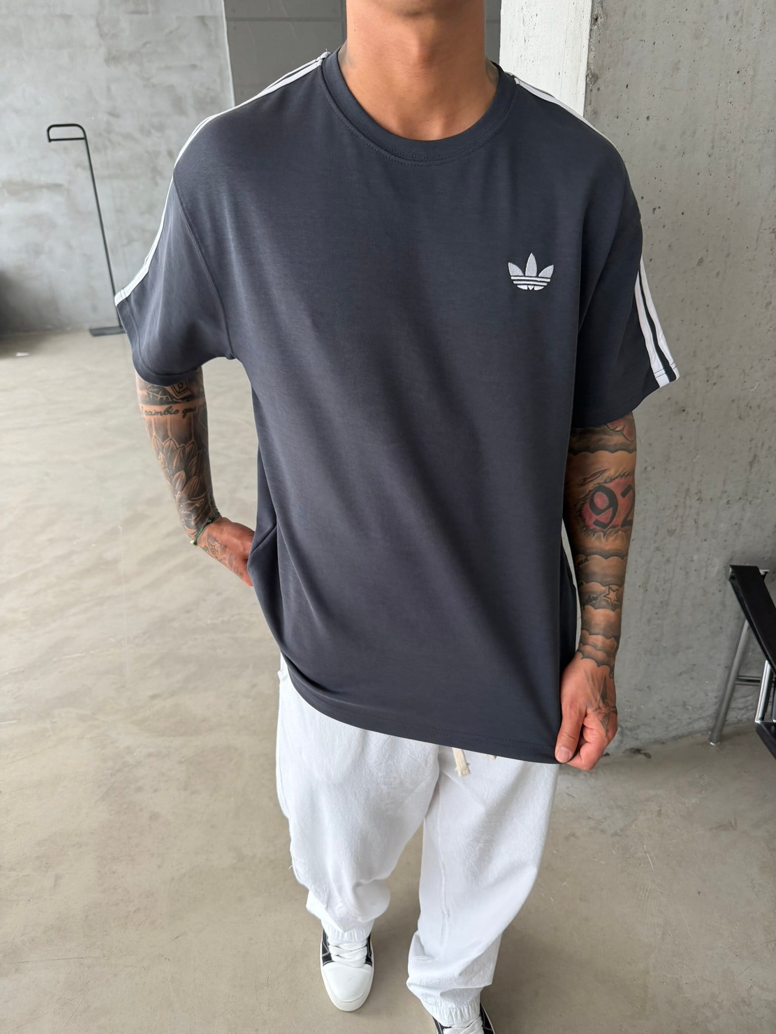 Premium Nakışlı Şeritli T-Shirt - Füme