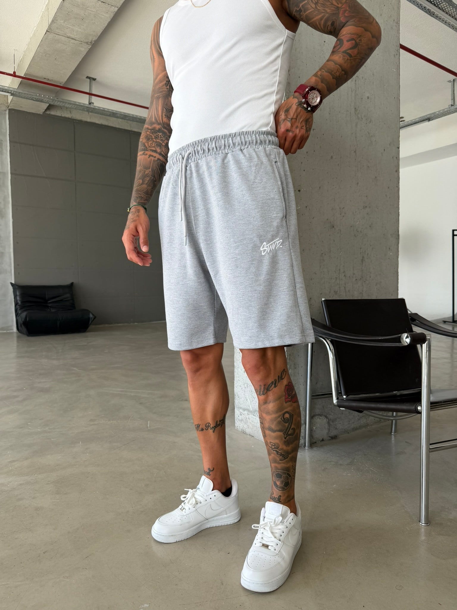 Premium Signature Essential Shorts - Gri