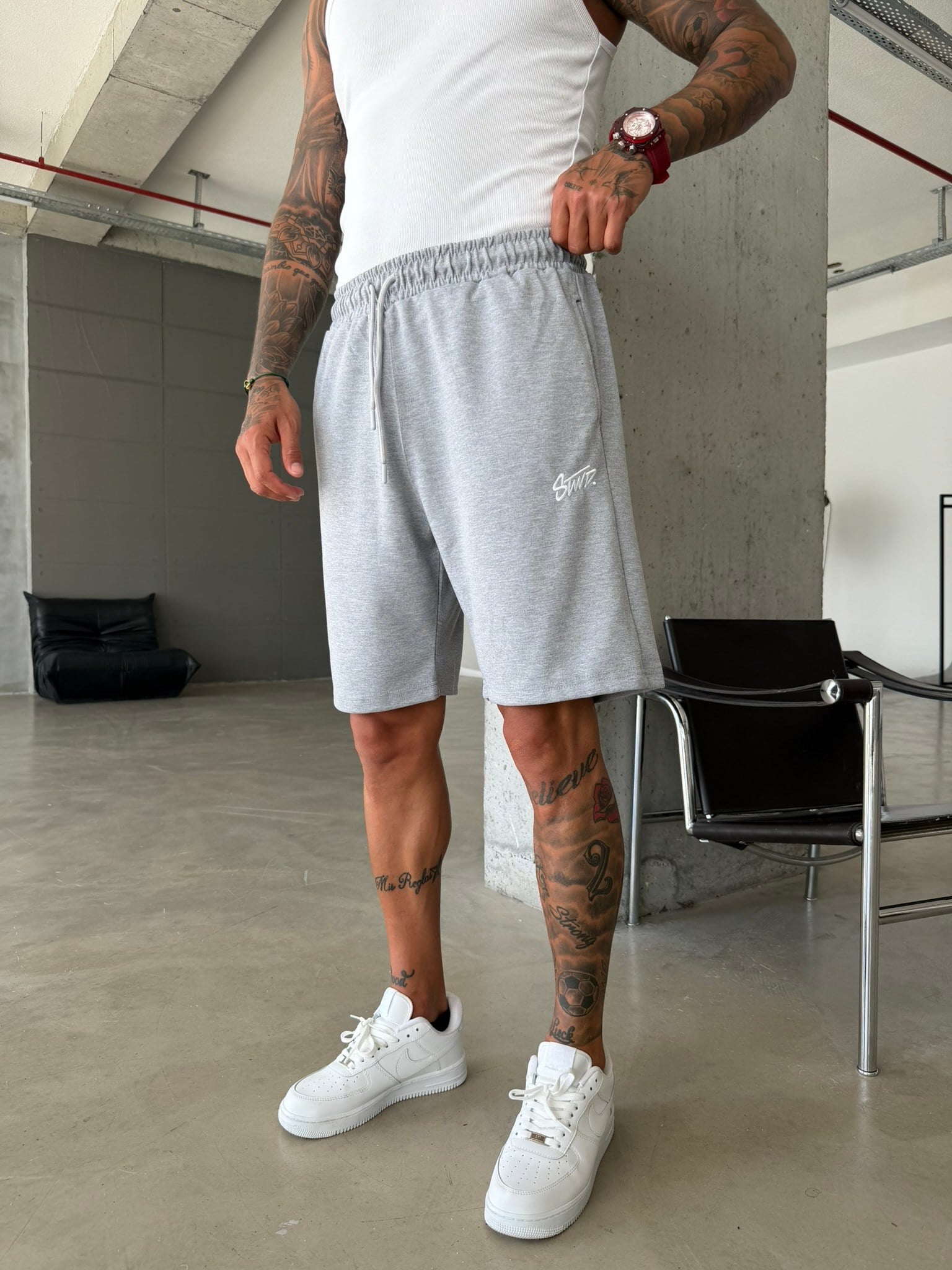 Premium Signature Essential Shorts - Gri