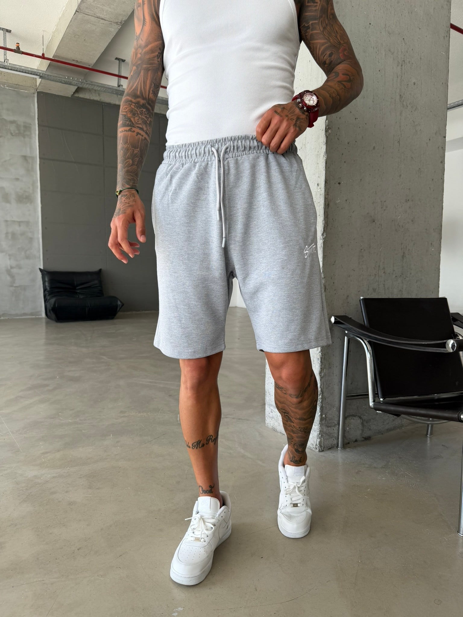 Premium Signature Essential Shorts - Gri