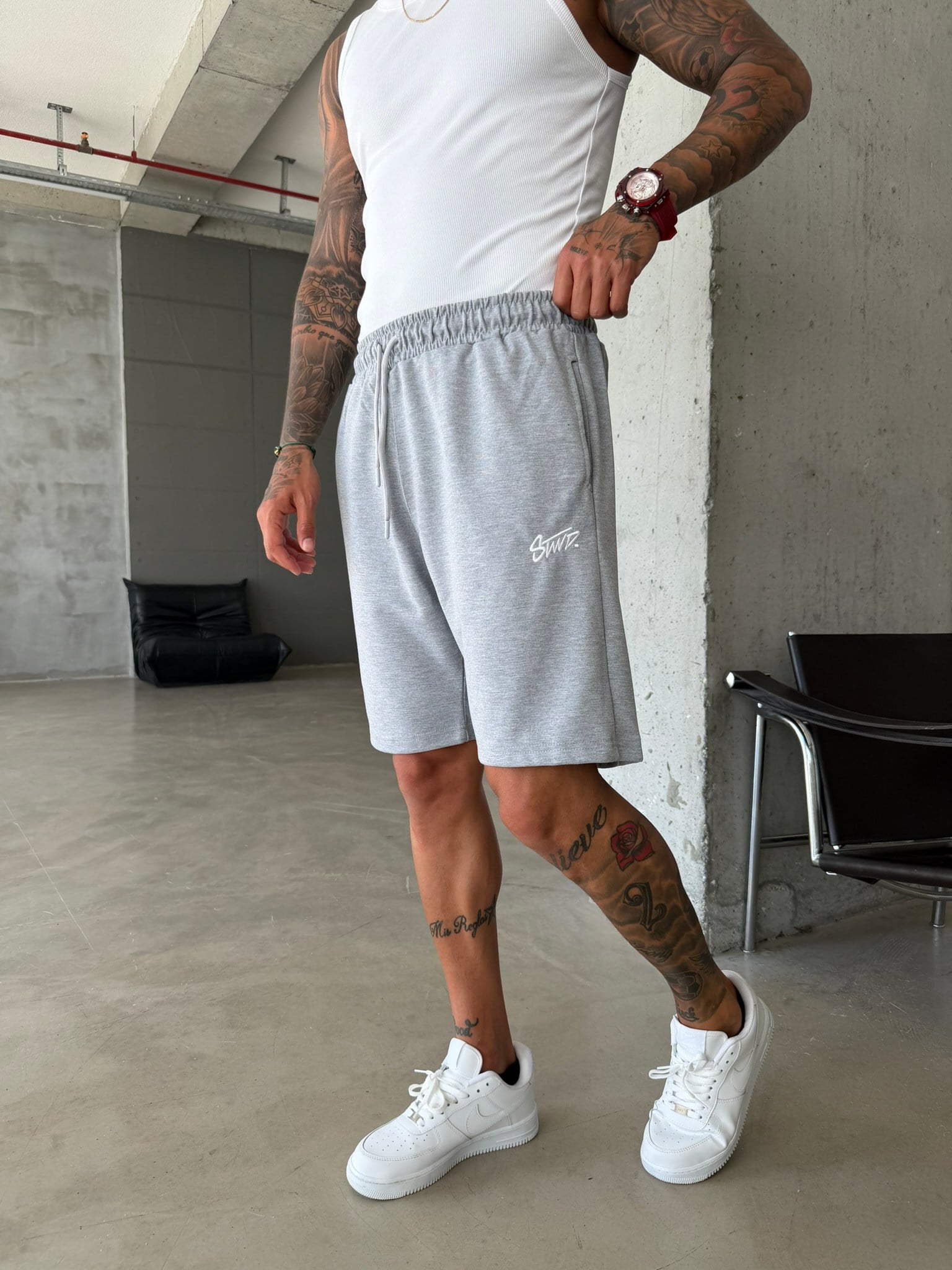 Premium Signature Essential Shorts - Gri