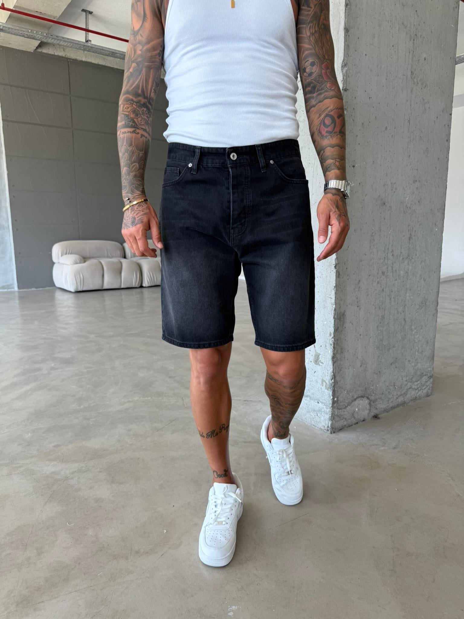 Soluk Siyah Denim Şort - Siyah
