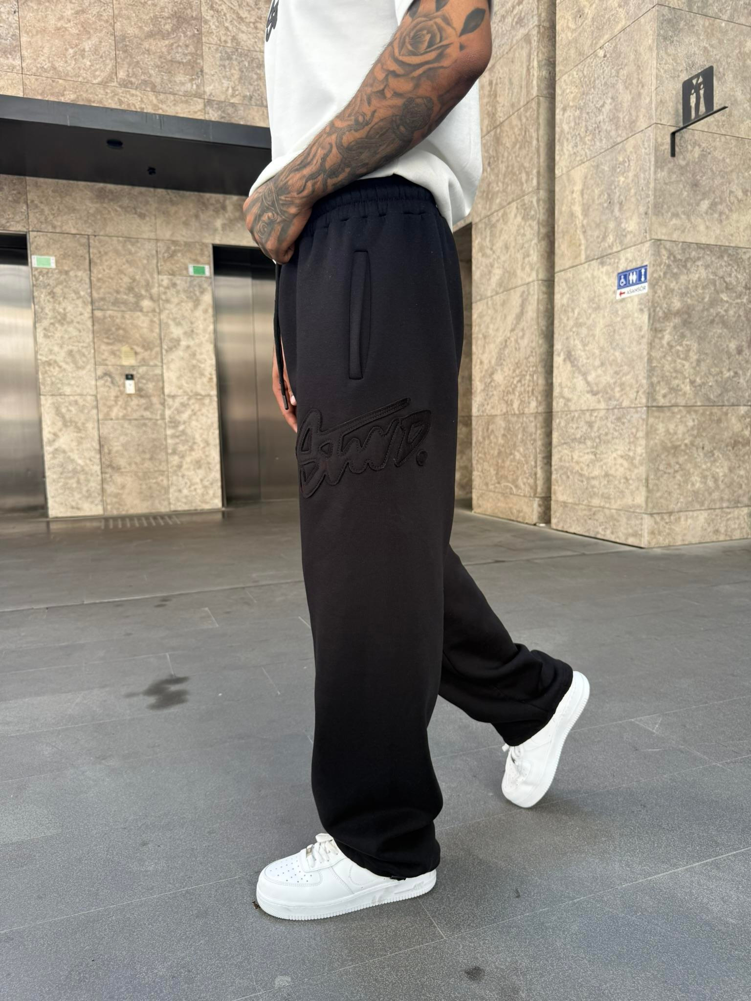 SW Kabartma Yazı Eşofman - Siyah